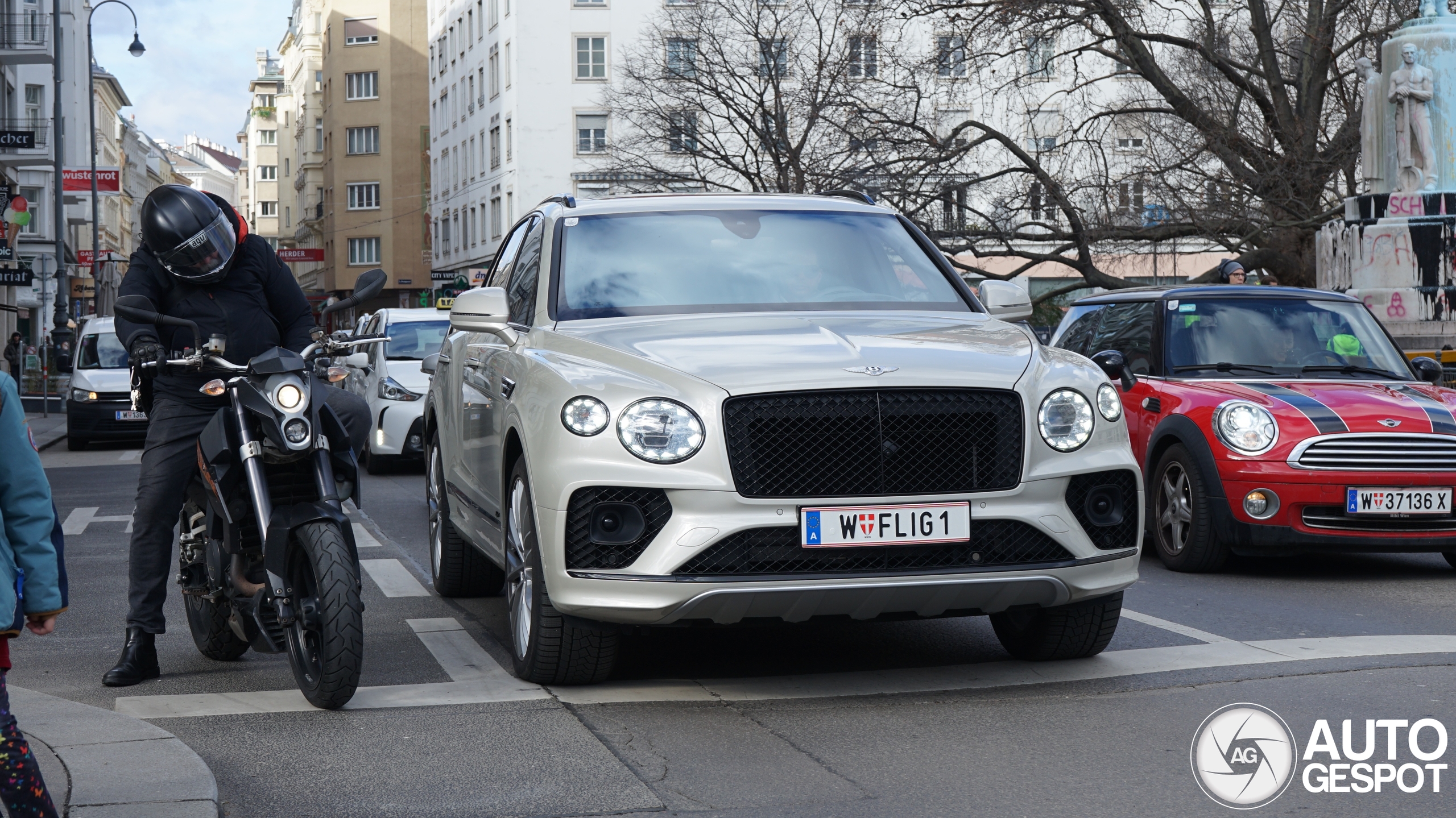 Bentley Bentayga Hybrid 2021