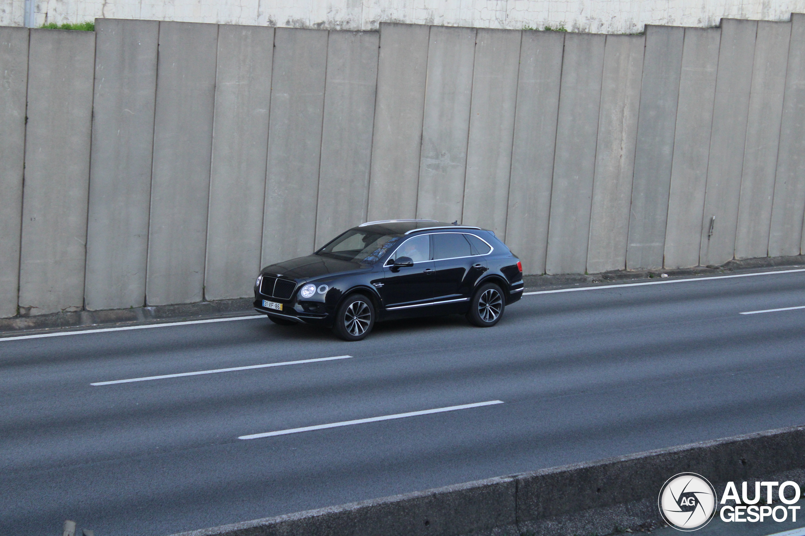 Bentley Bentayga V8