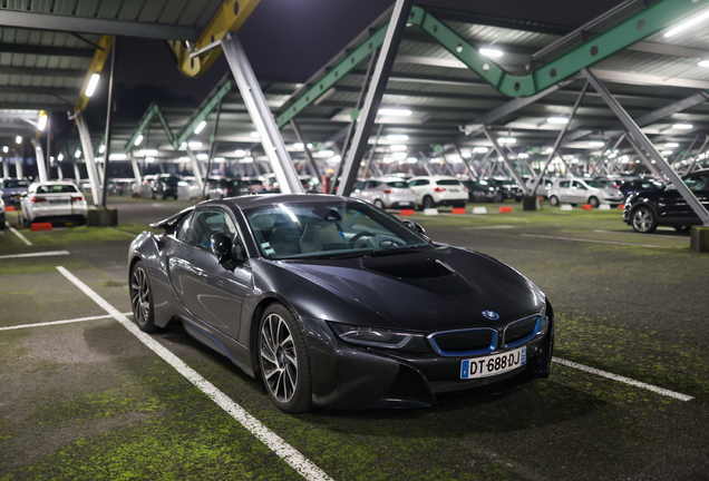 BMW I8