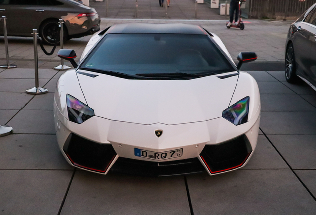 Lamborghini Aventador LP700-4 Pirelli Edition