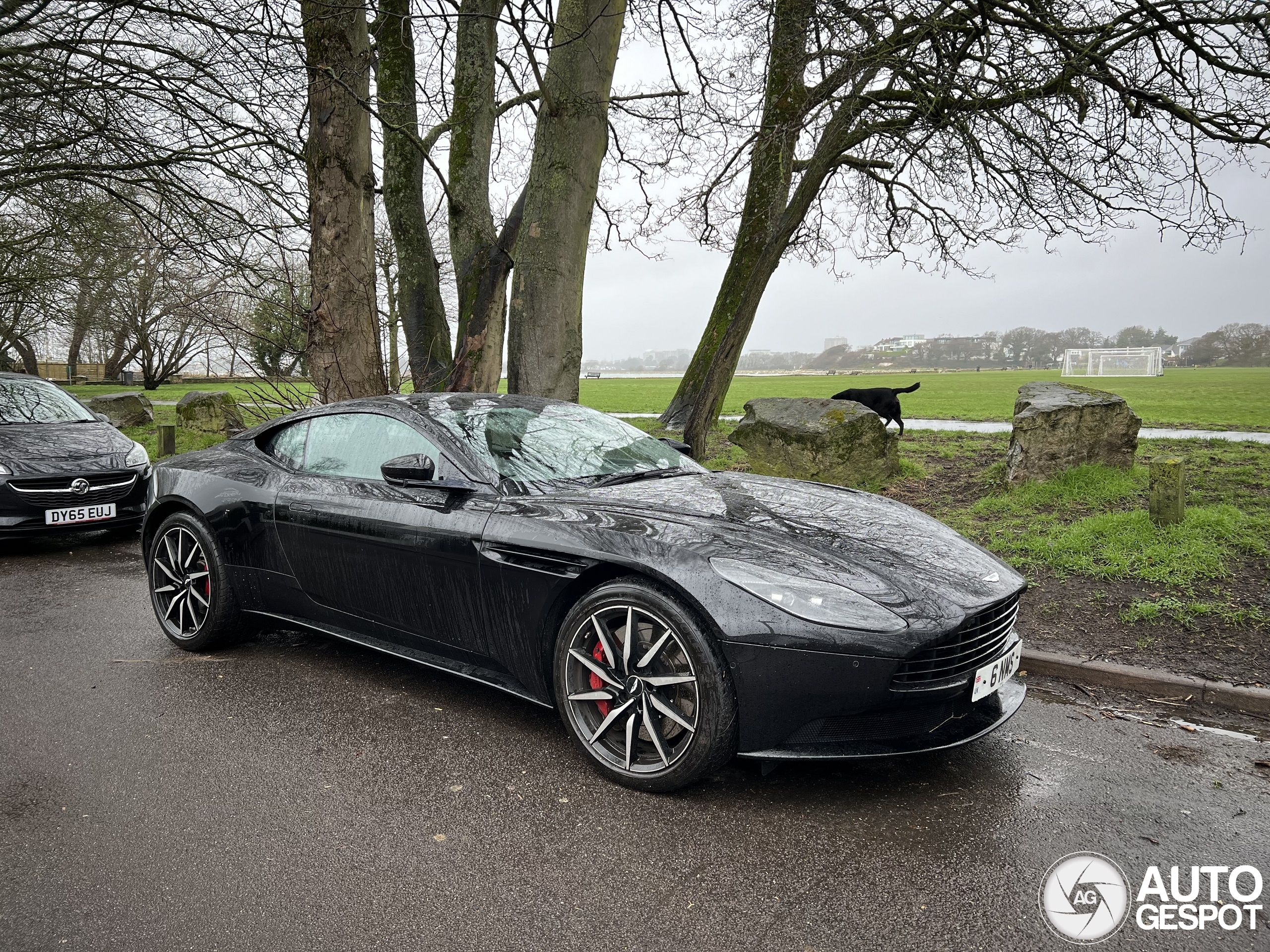 Aston Martin DB11 V8