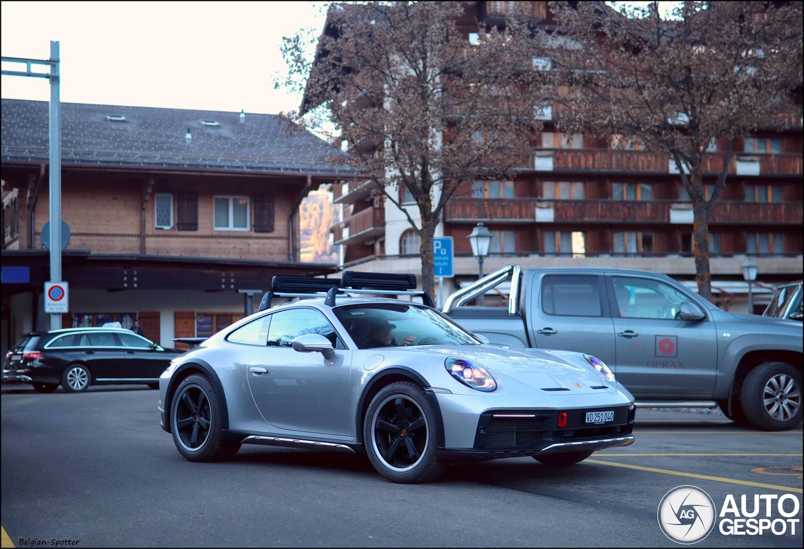 Porsche 992 Dakar