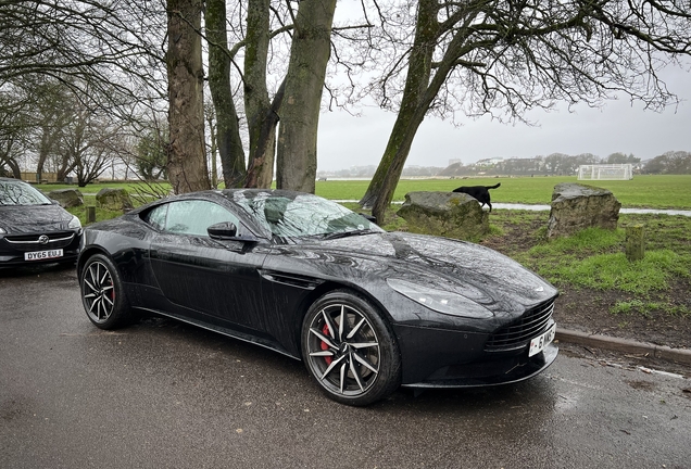 Aston Martin DB11 V8