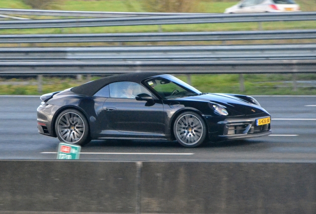 Porsche 992 Carrera 4 GTS Cabriolet