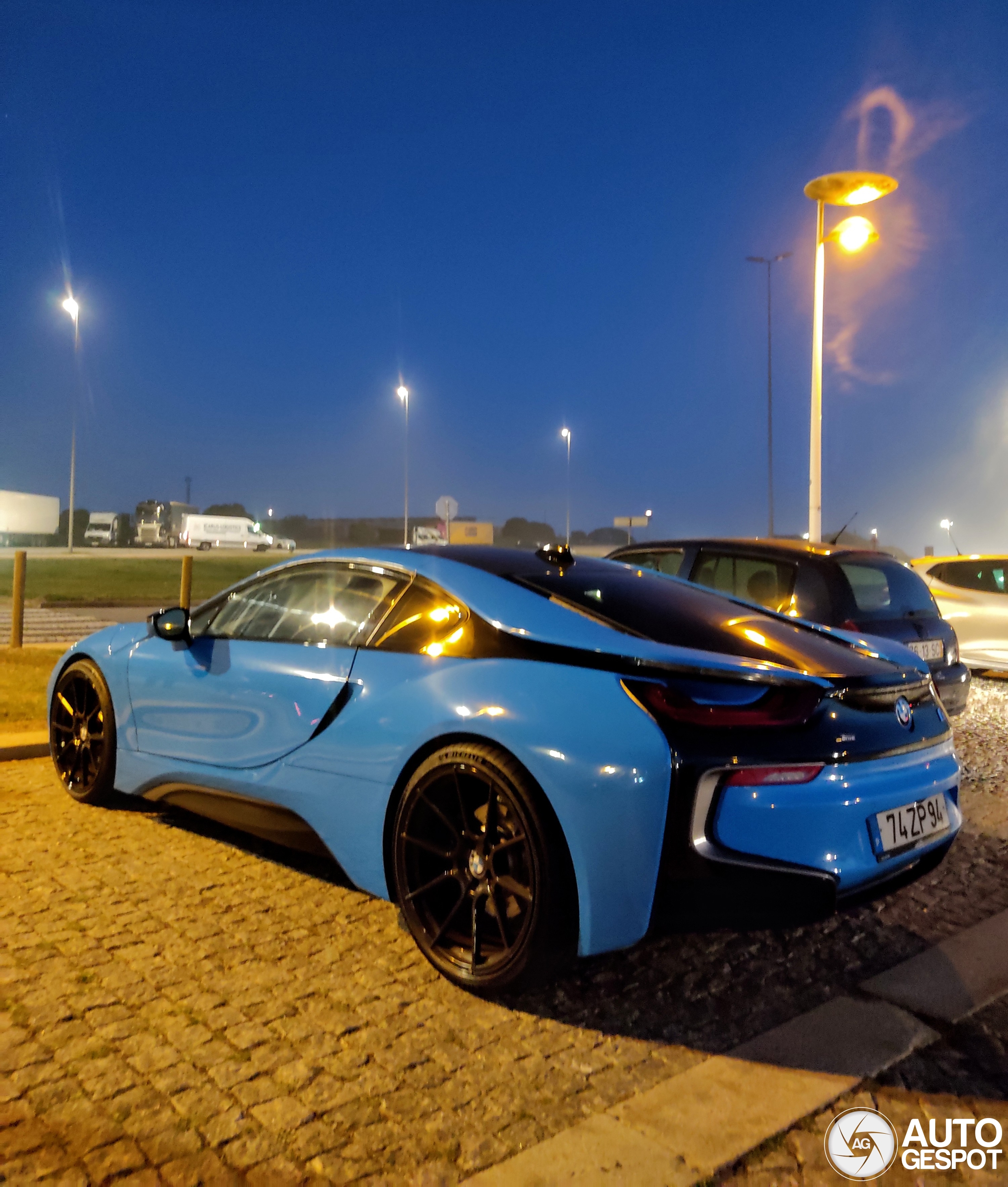 BMW i8