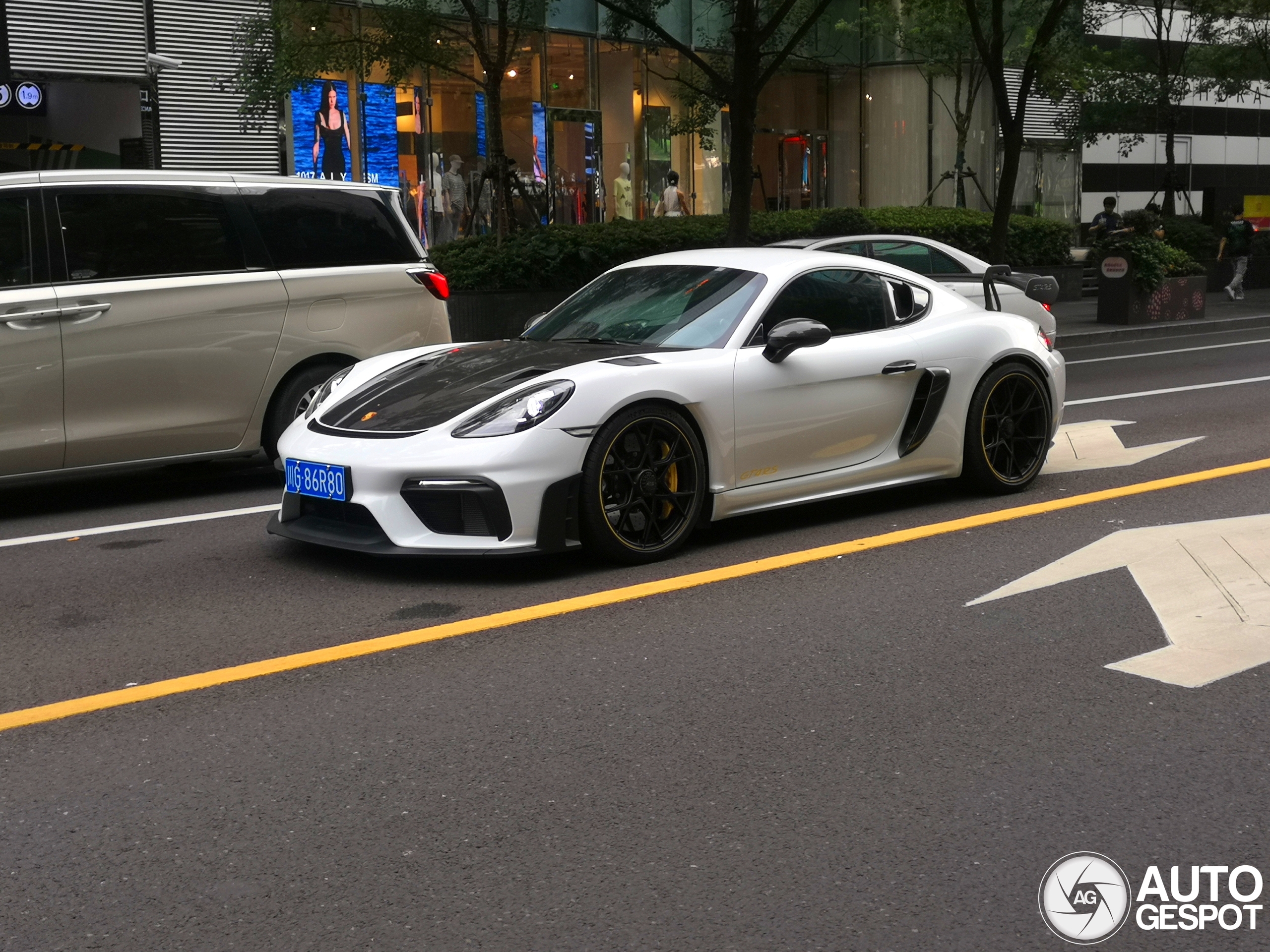 Porsche 718 Cayman GT4 RS Weissach Package