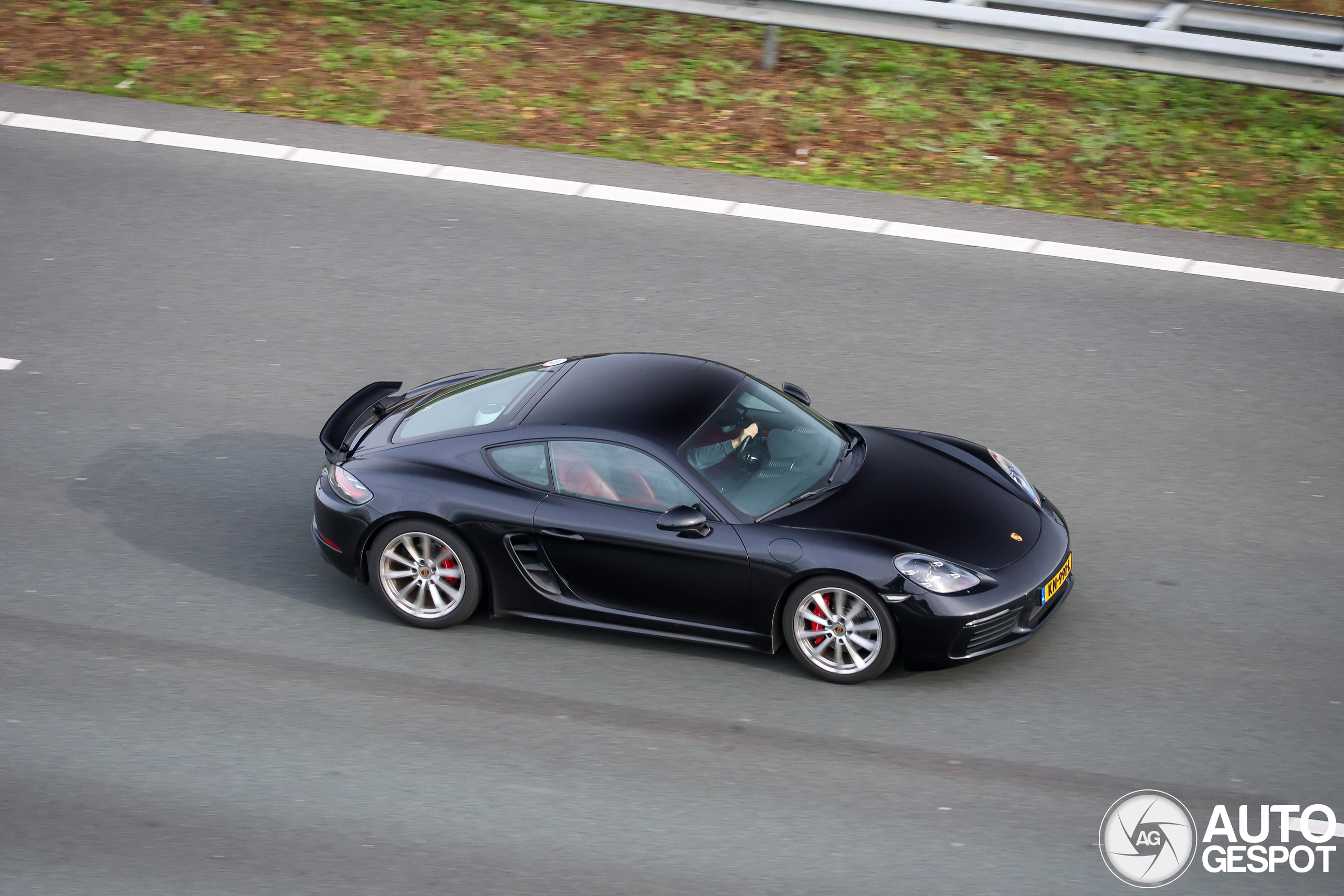 Porsche 718 Cayman S