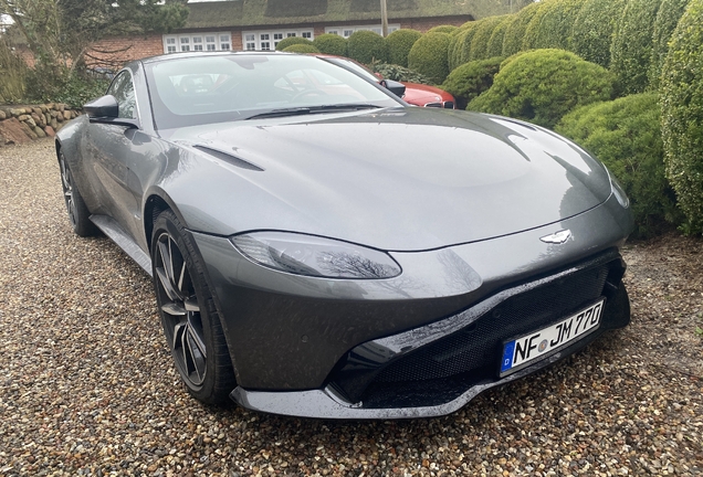 Aston Martin V8 Vantage 2018