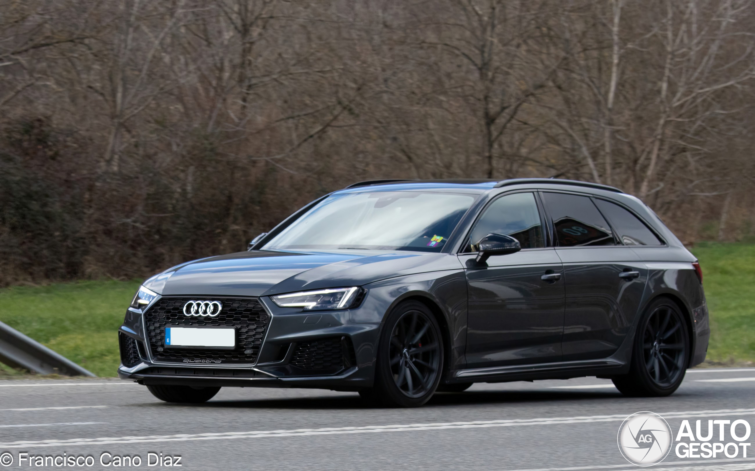 Audi RS4 Avant B9