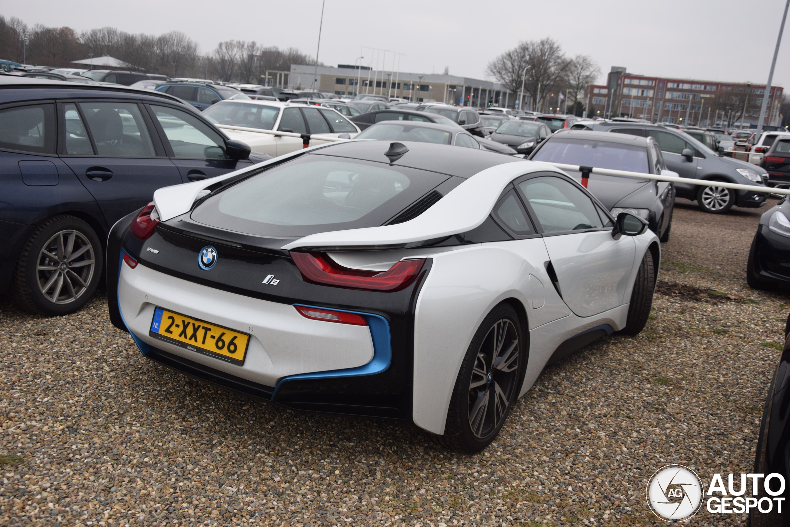 BMW i8