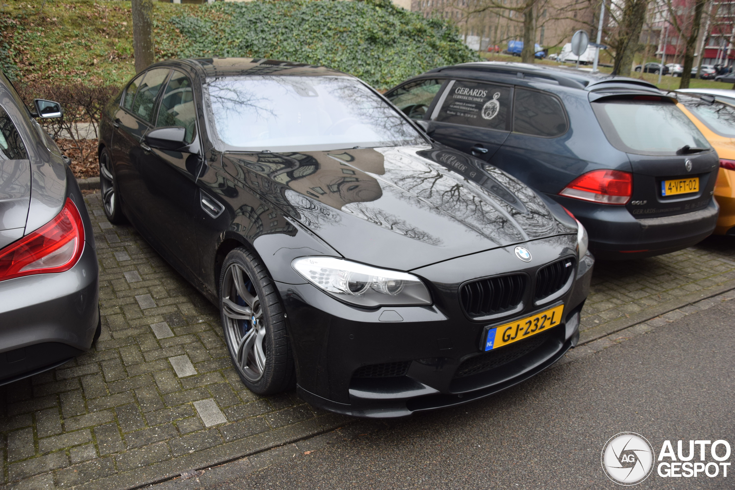 BMW M5 F10 2011