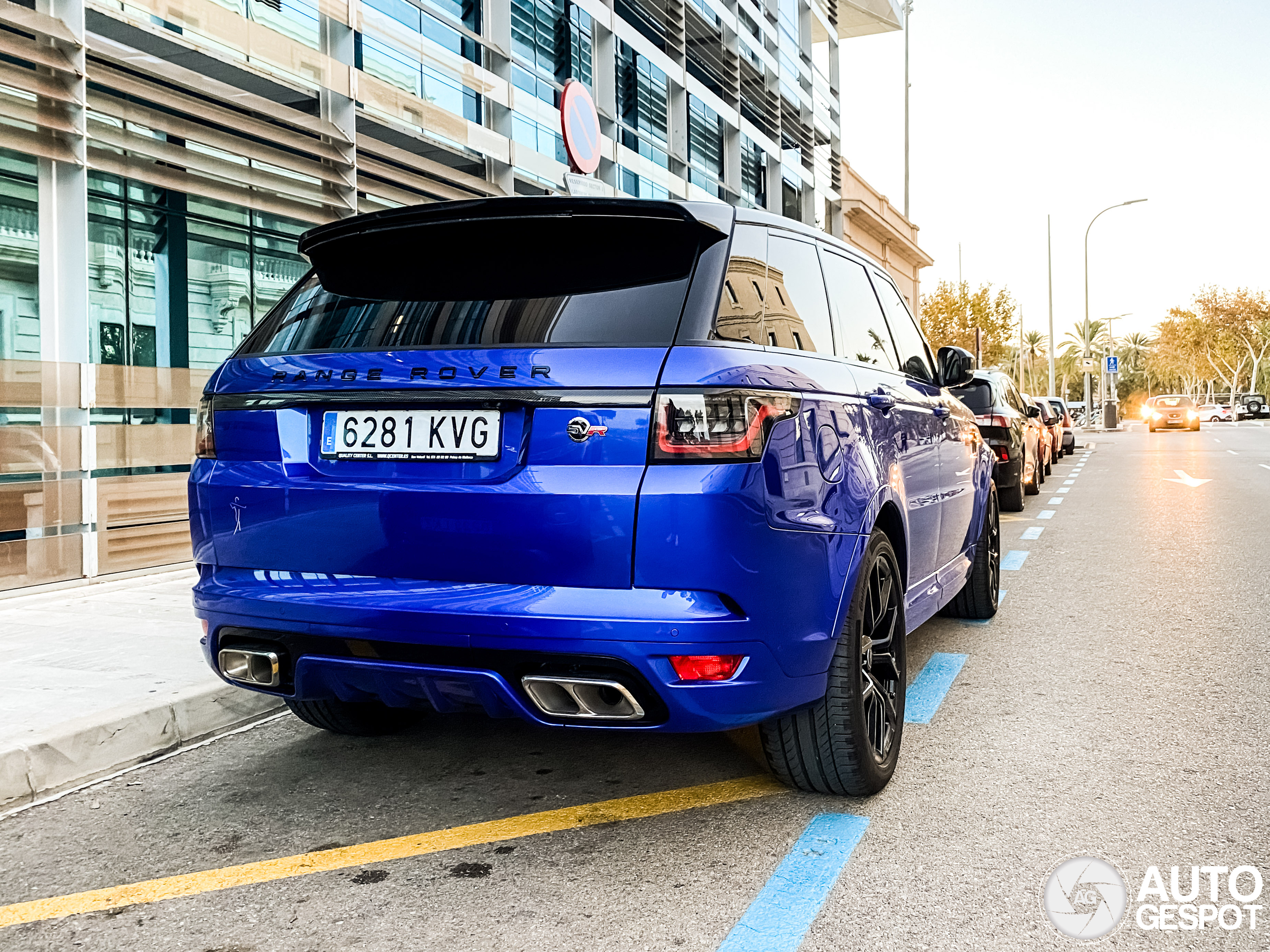 Land Rover Range Rover Sport SVR 2018 Carbon Edition