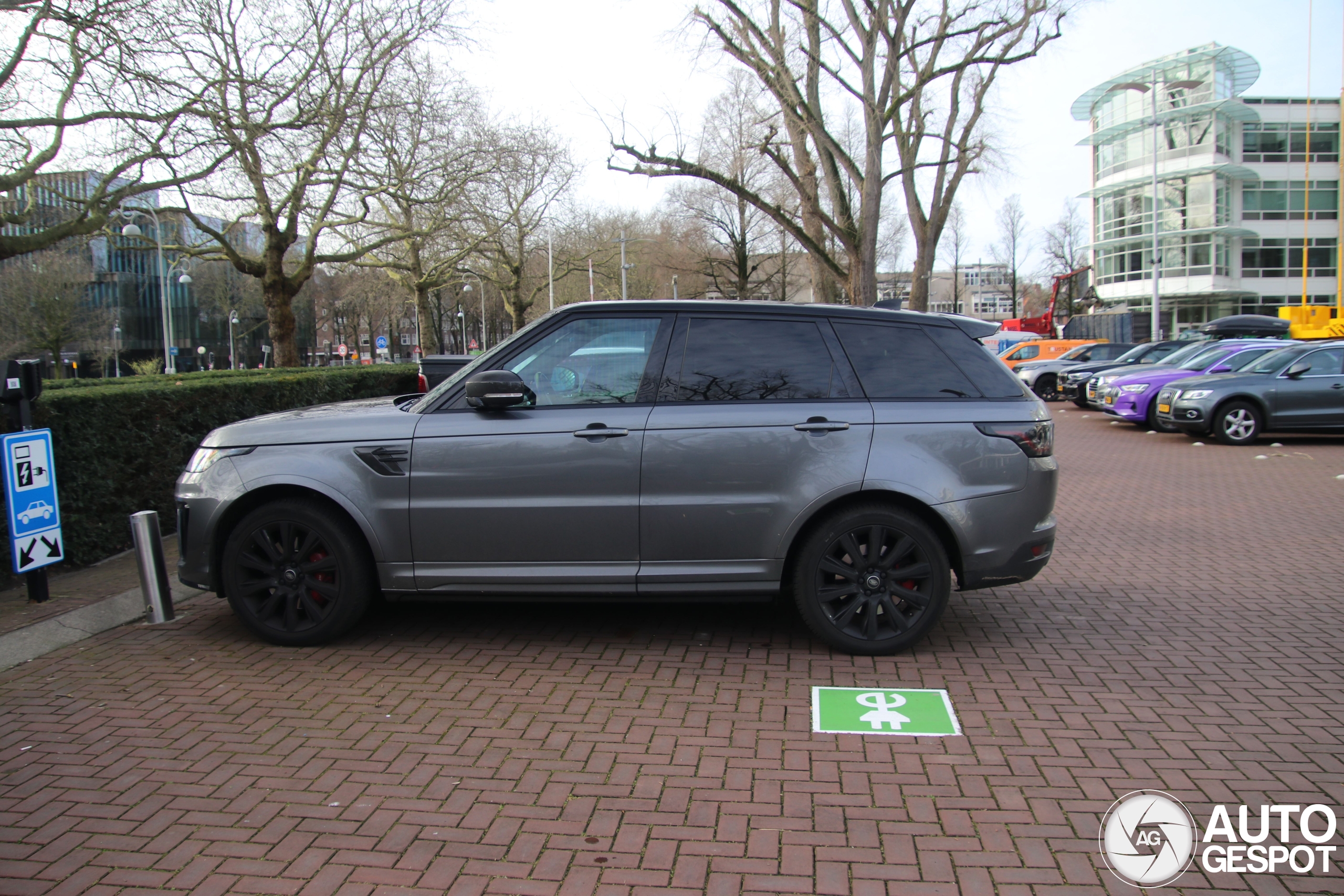 Land Rover Range Rover Sport SVR 2018 Carbon Edition