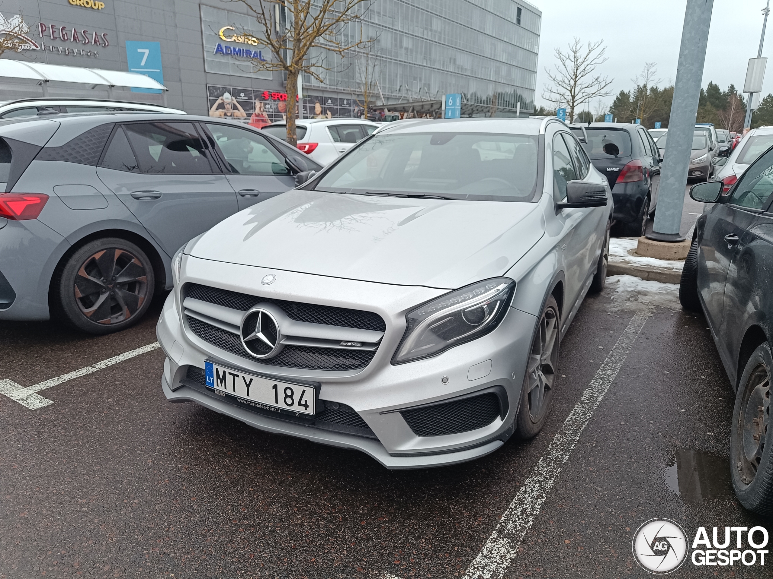 Mercedes-Benz GLA 45 AMG X156