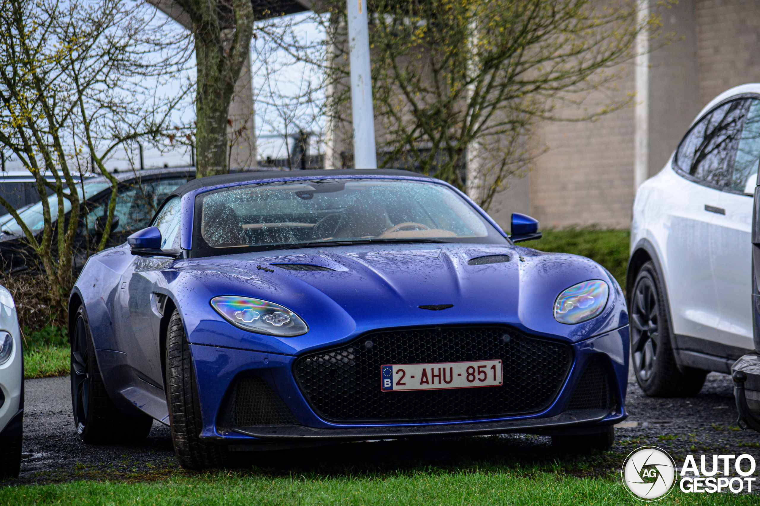 Aston Martin DBS Superleggera Volante