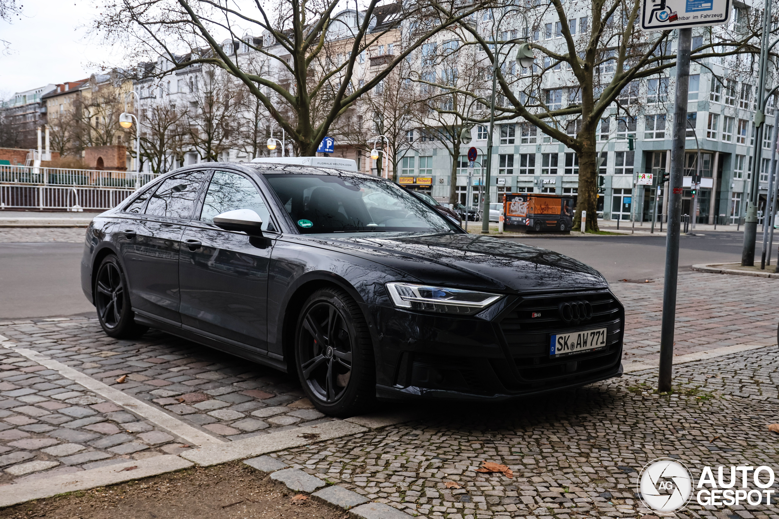 Audi S8 D5