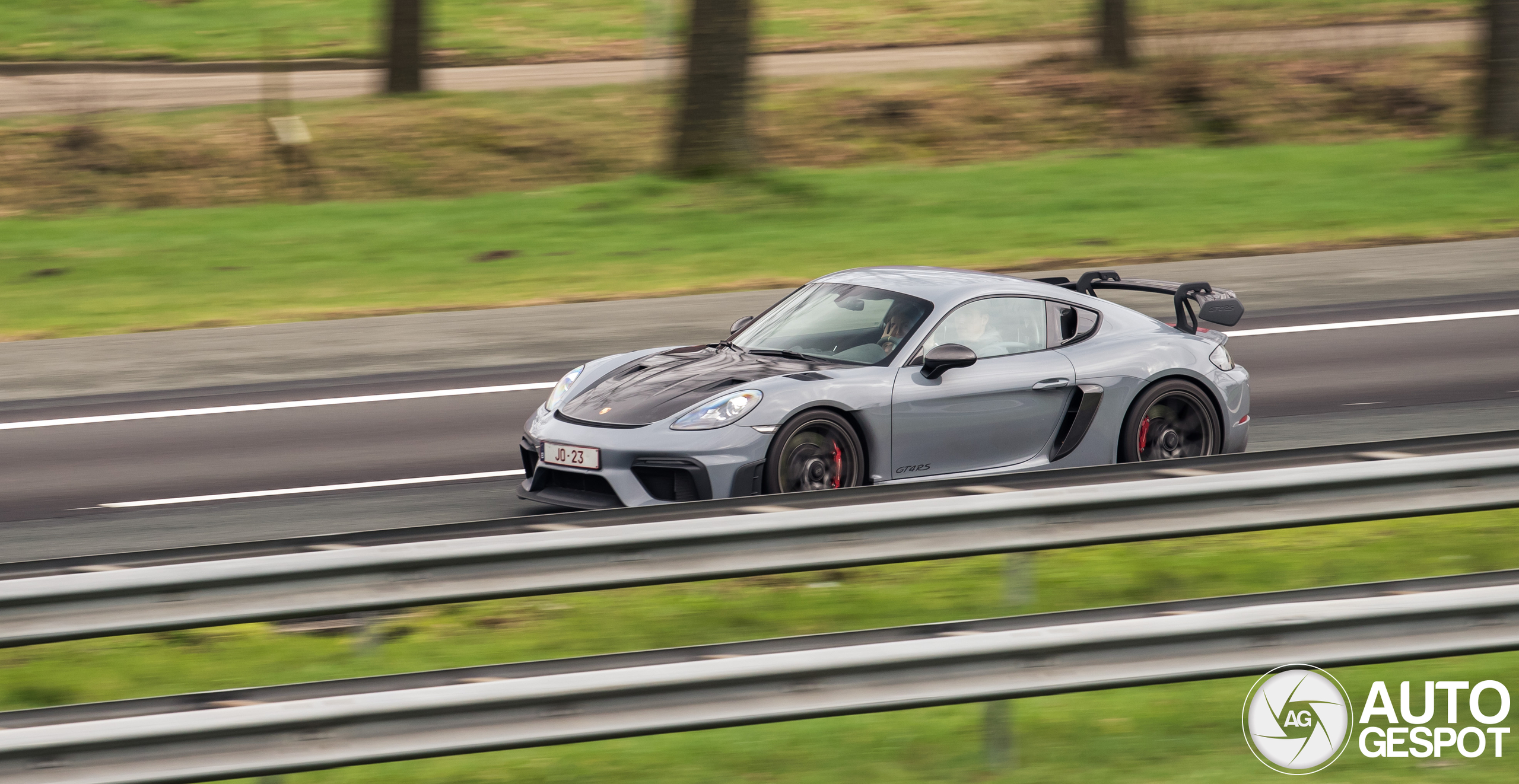 Porsche 718 Cayman GT4 RS Weissach Package