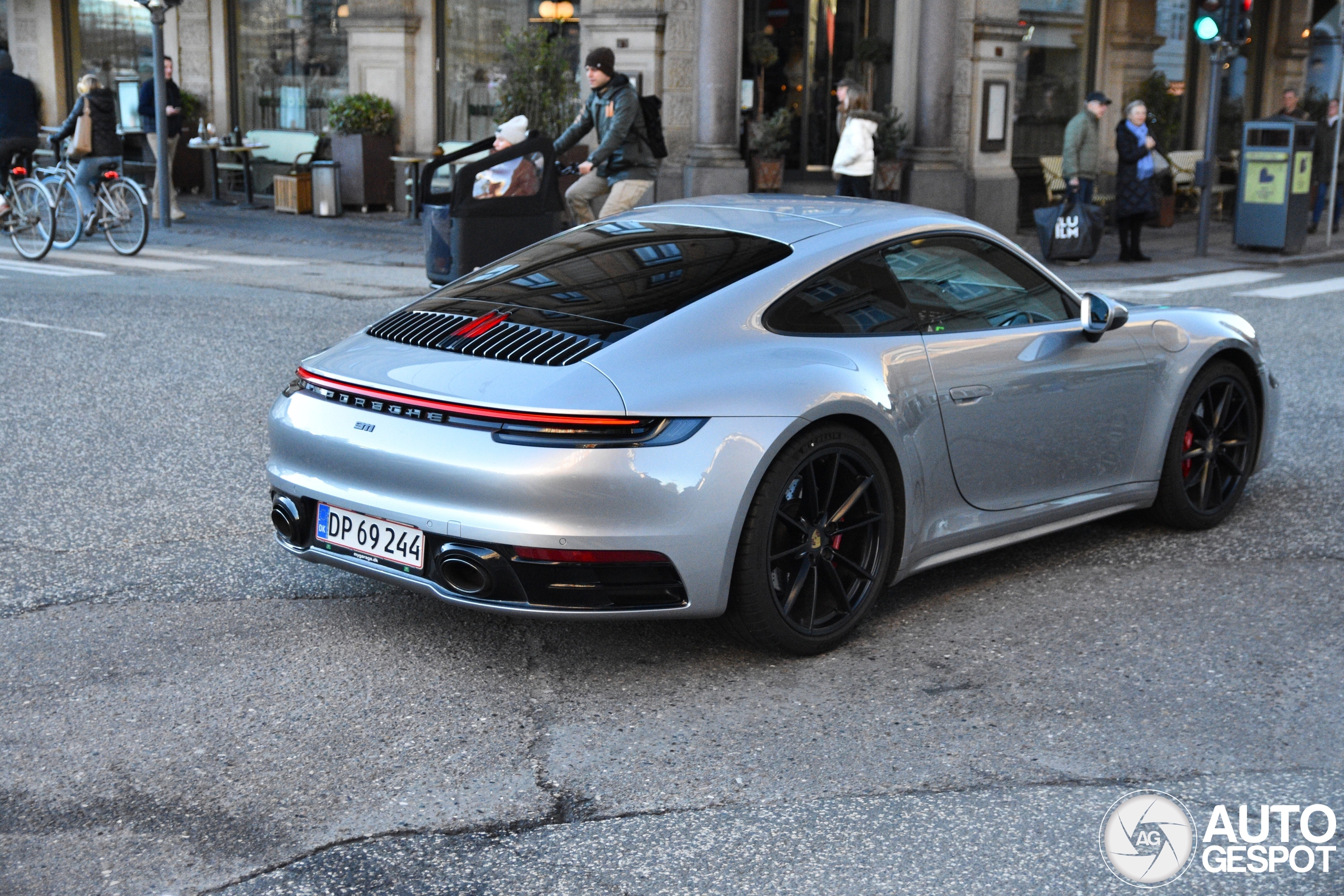 Porsche 992 Carrera 4S