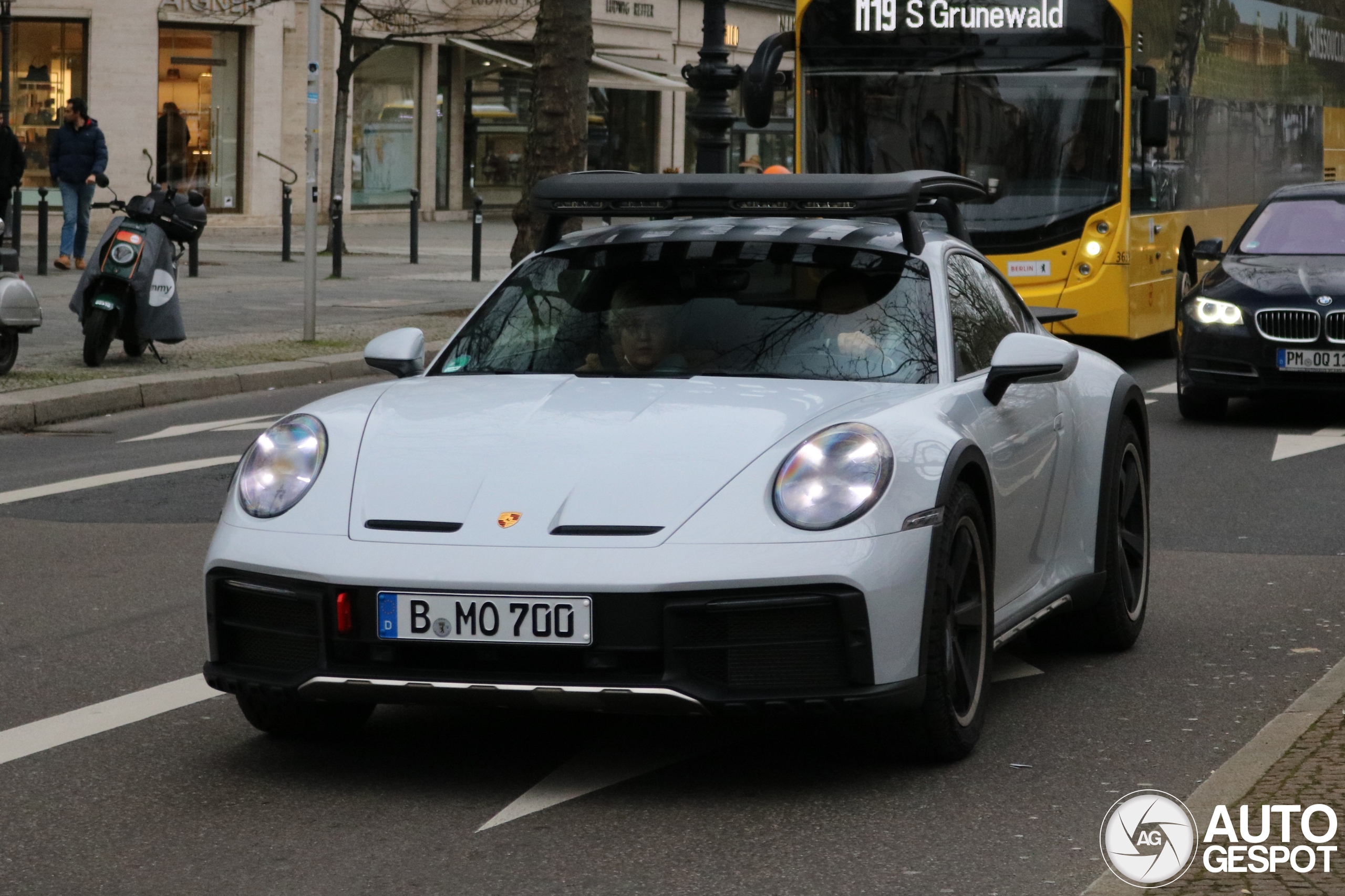 Porsche 992 Dakar