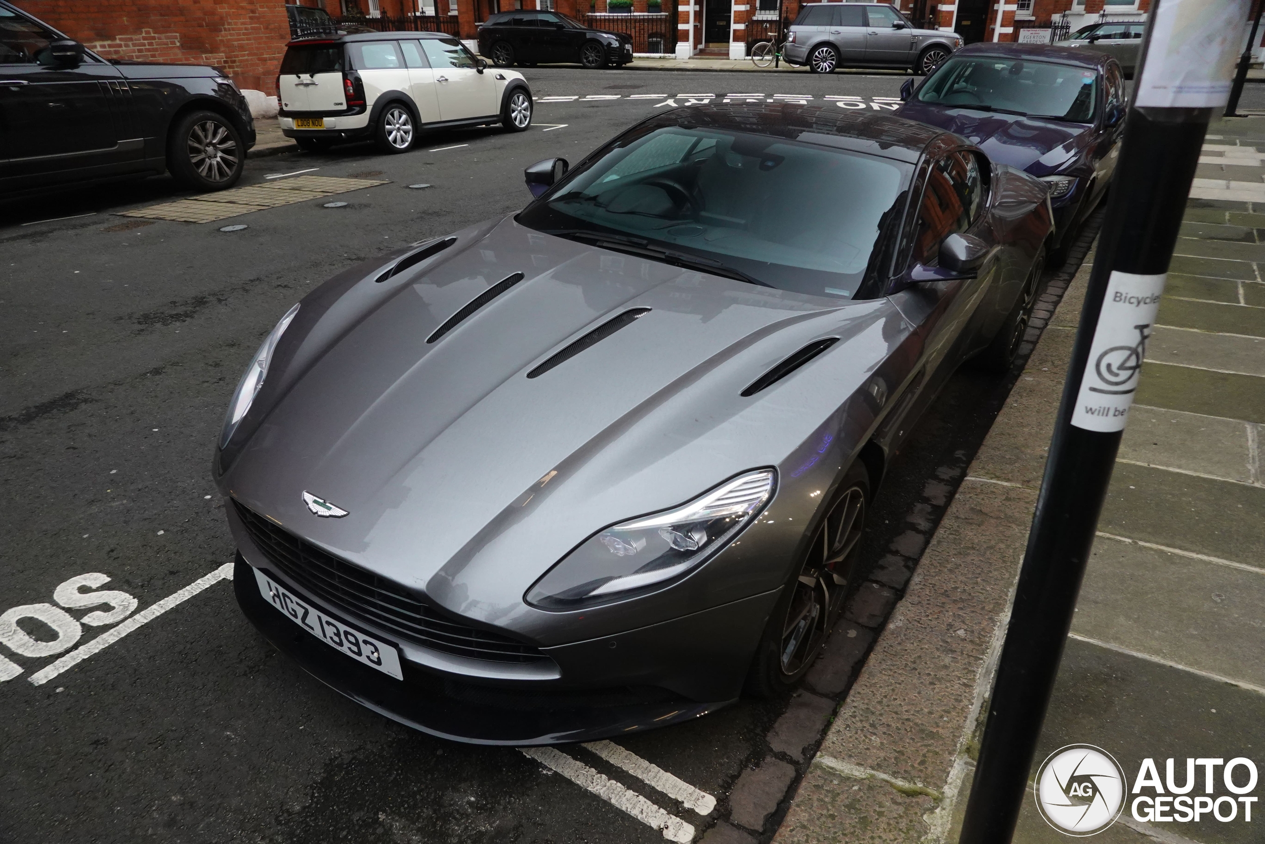 Aston Martin DB11