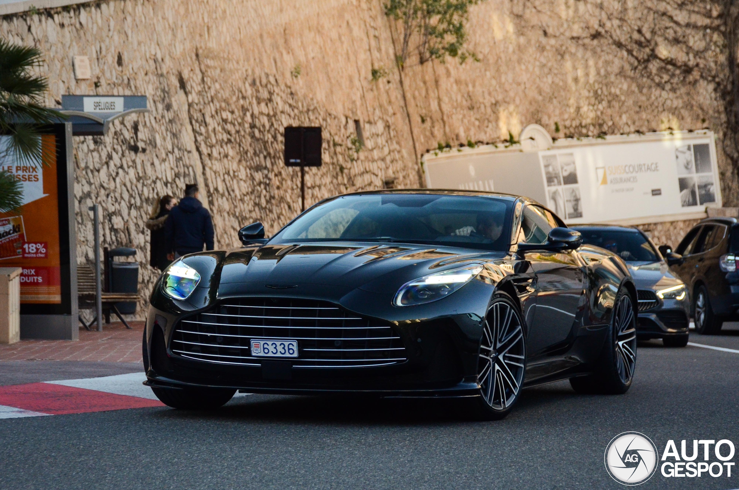 Aston Martin DB12