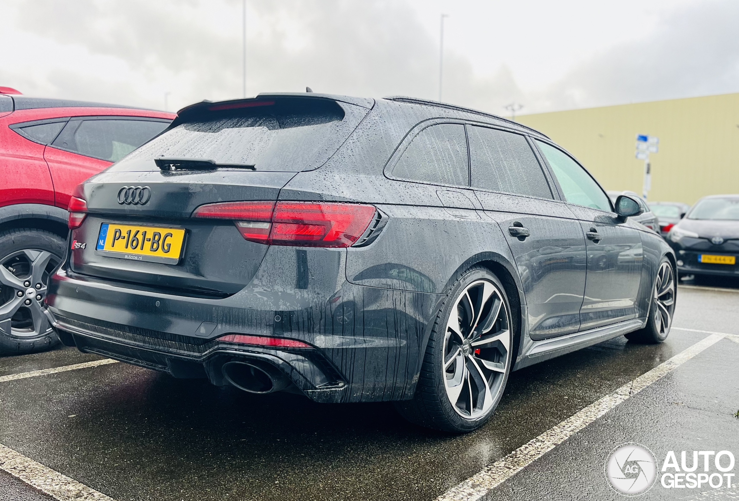 Audi RS4 Avant B9