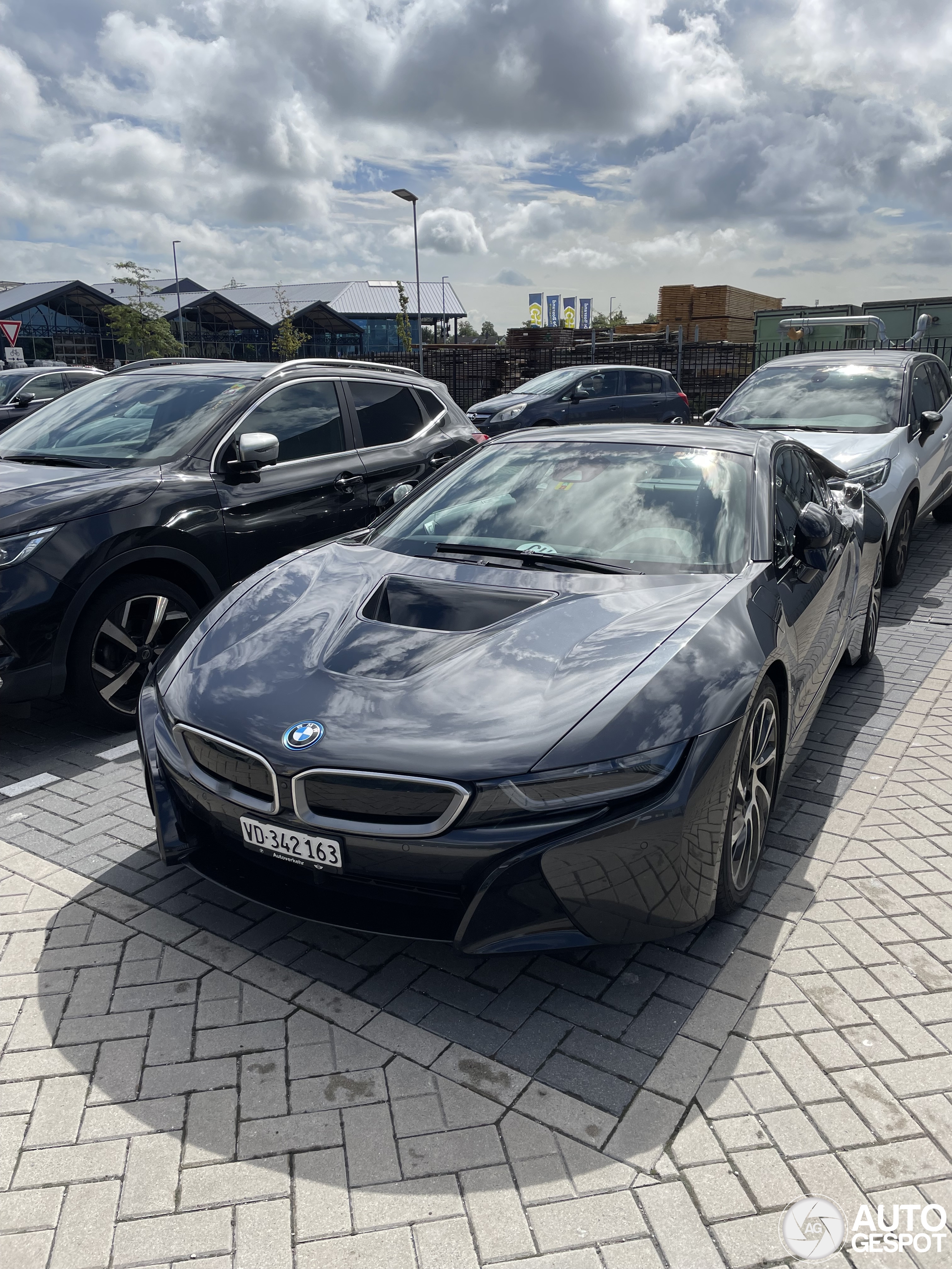 BMW i8