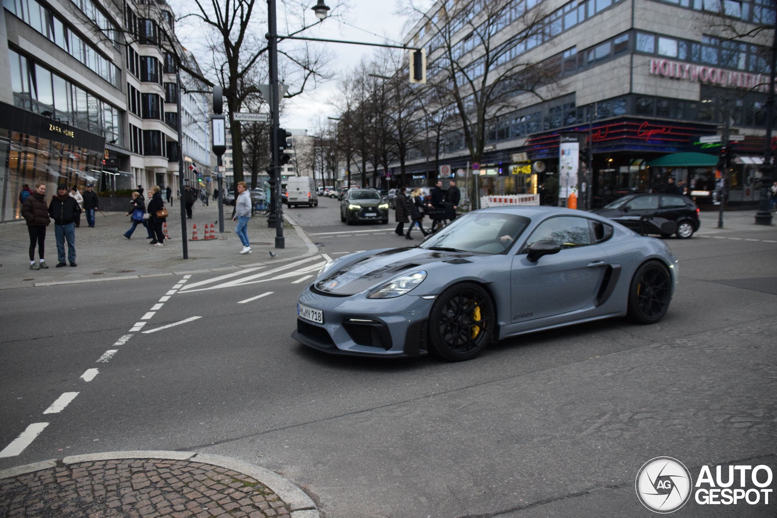 Porsche 718 Cayman GT4 RS Weissach Package