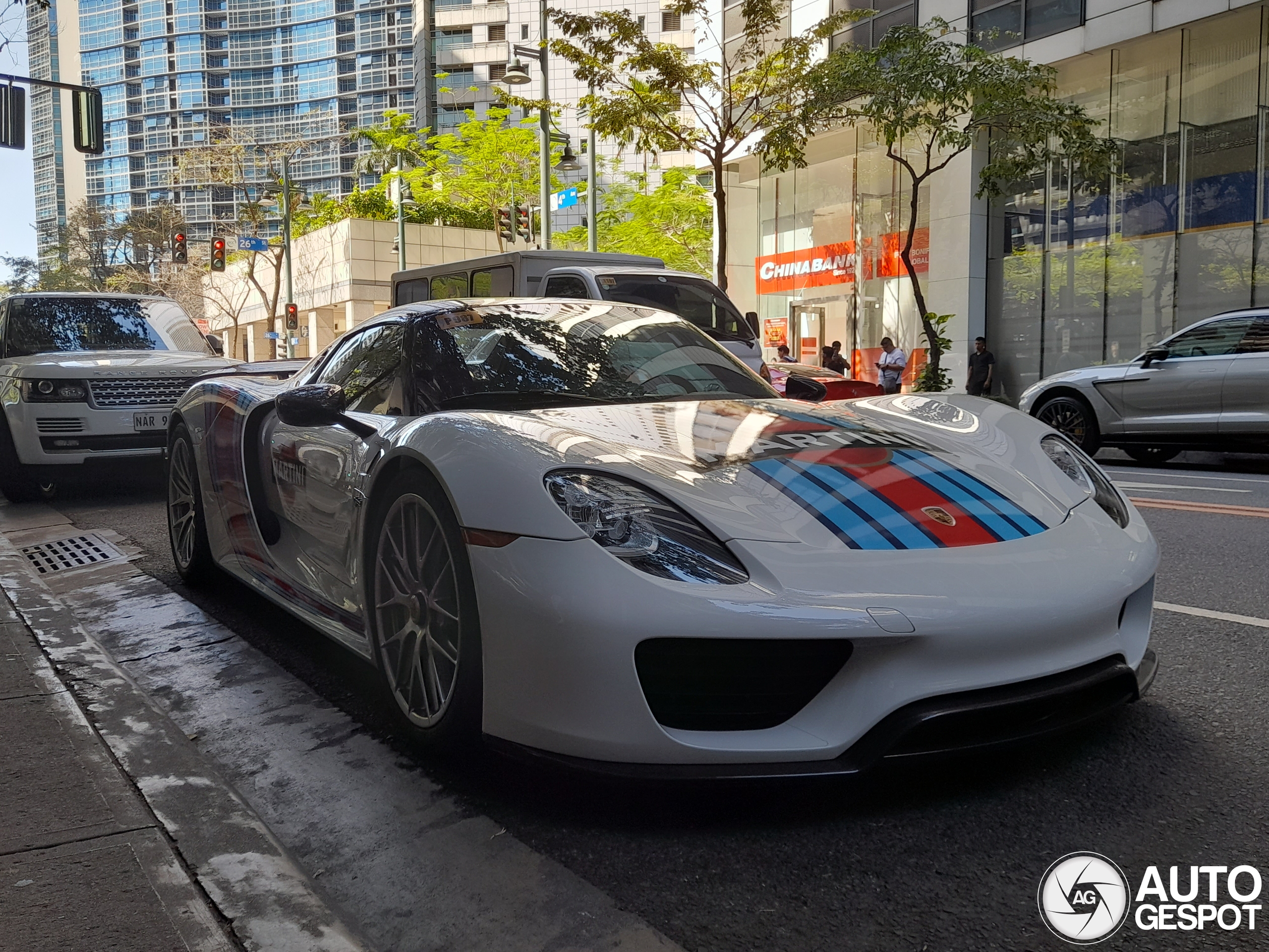 Porsche 918 Spyder Weissach Package