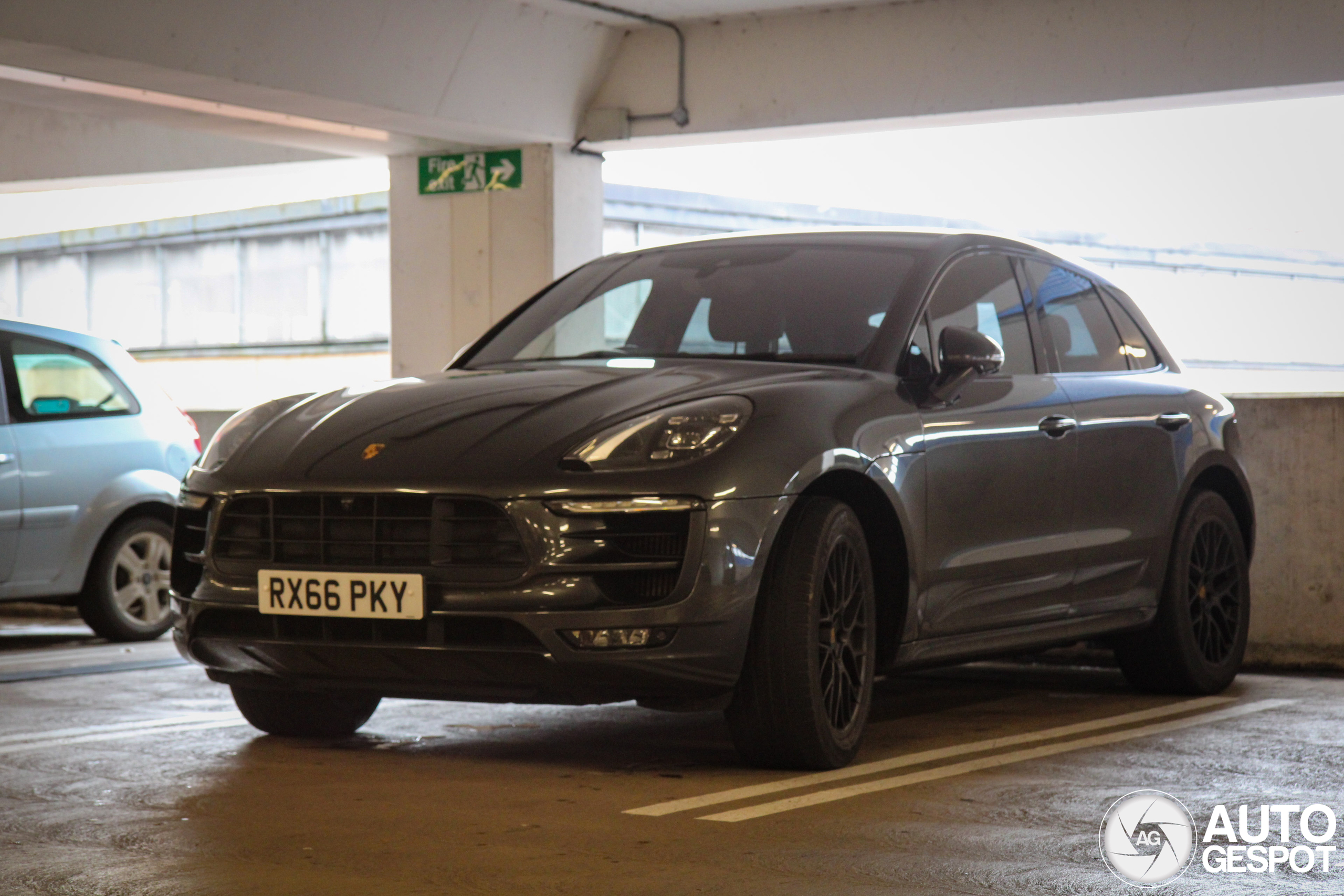 Porsche 95B Macan GTS