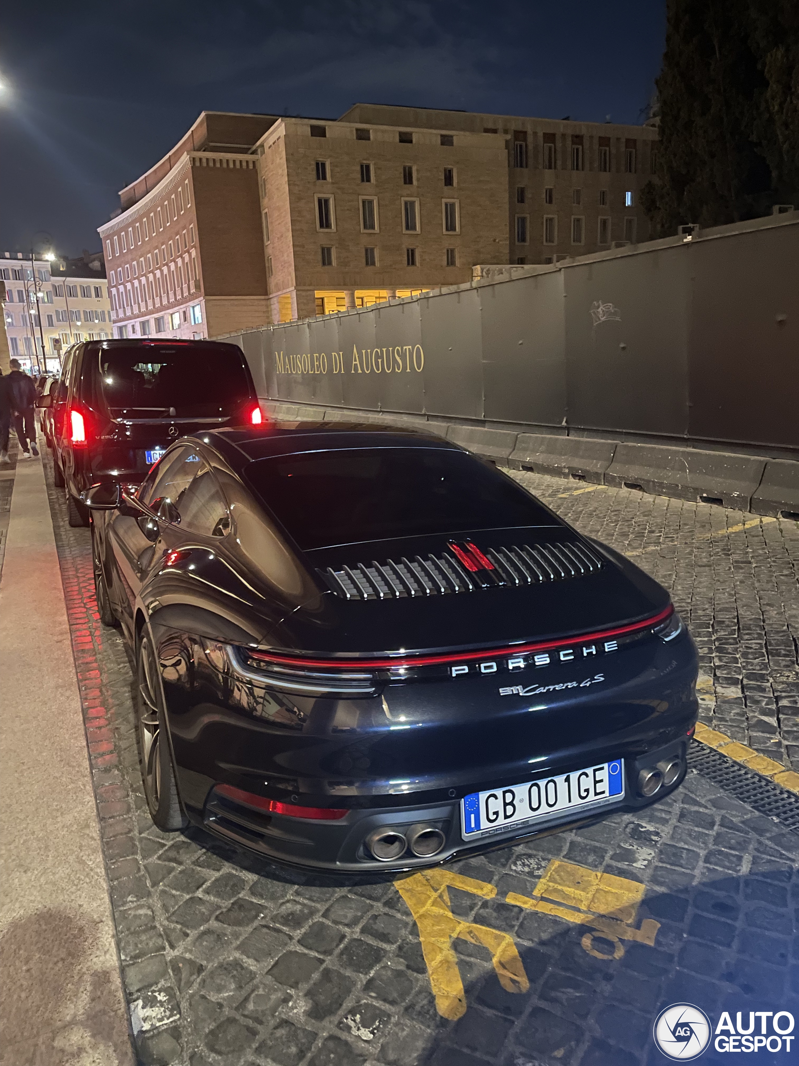 Porsche 992 Carrera 4S