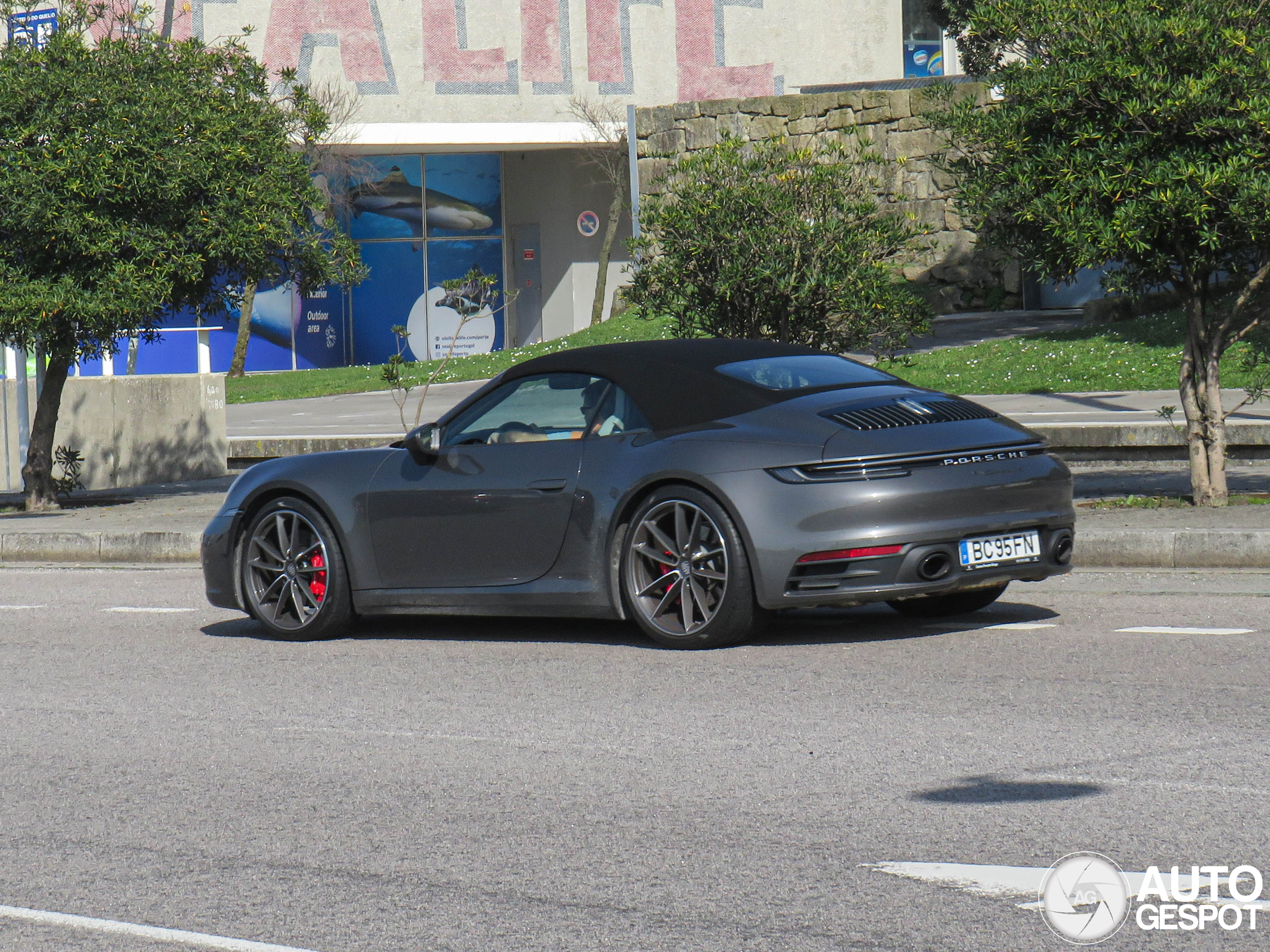 Porsche 992 Carrera 4S Cabriolet