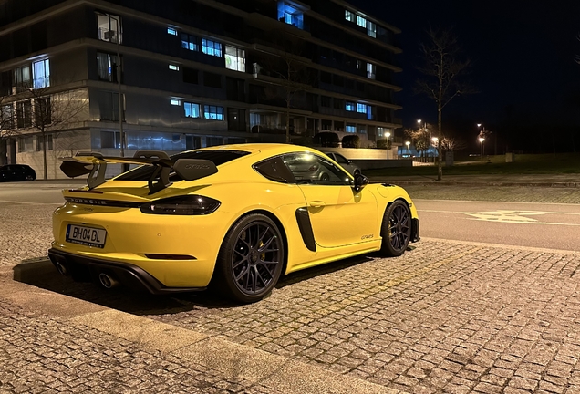 Porsche 718 Cayman GT4 RS Weissach Package