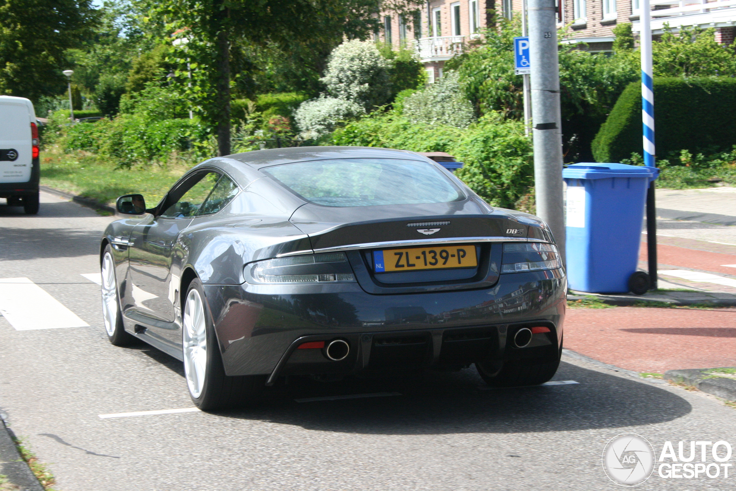 Aston Martin DBS