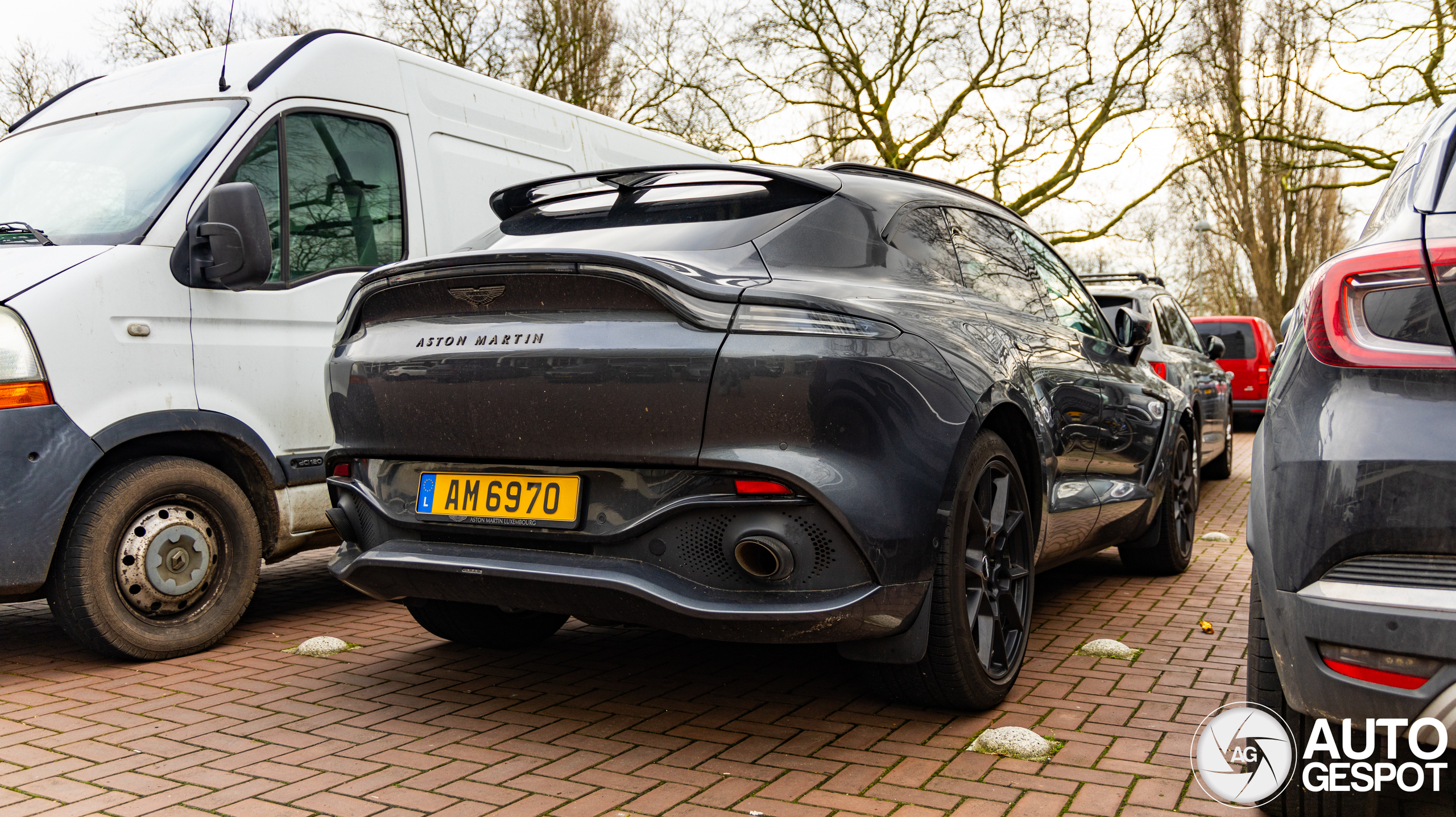 Aston Martin DBX