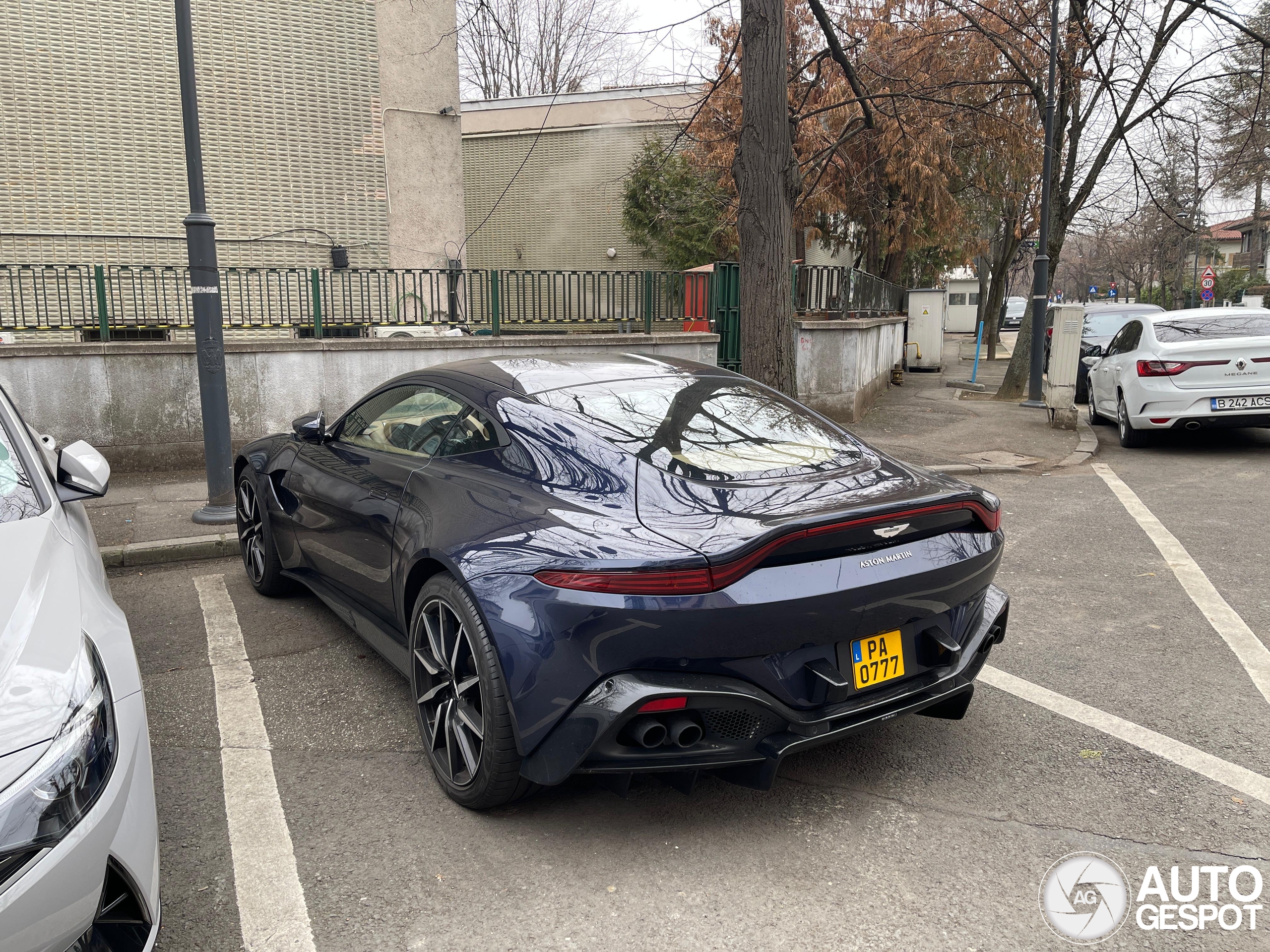 Aston Martin V8 Vantage 2018