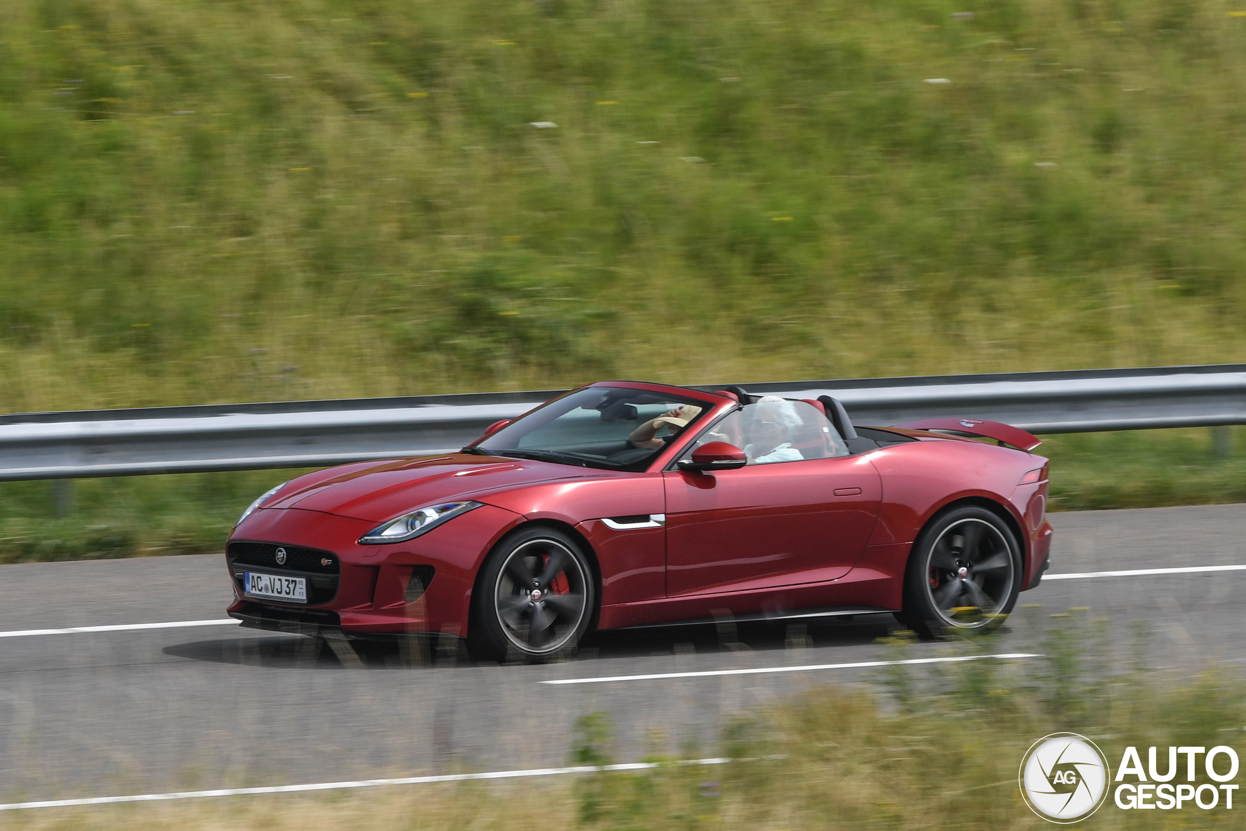 Jaguar F-TYPE S V8 Convertible