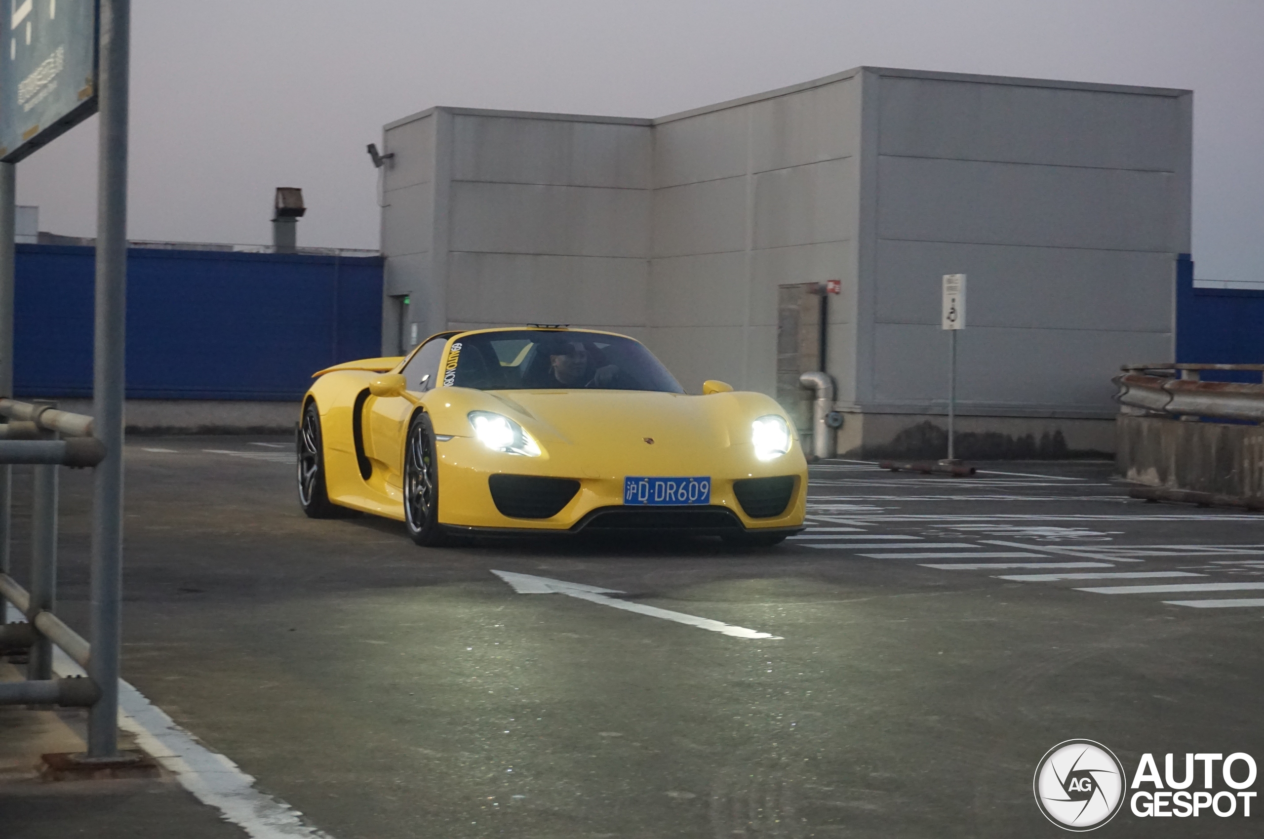 Mit dem 918 bei IKEA