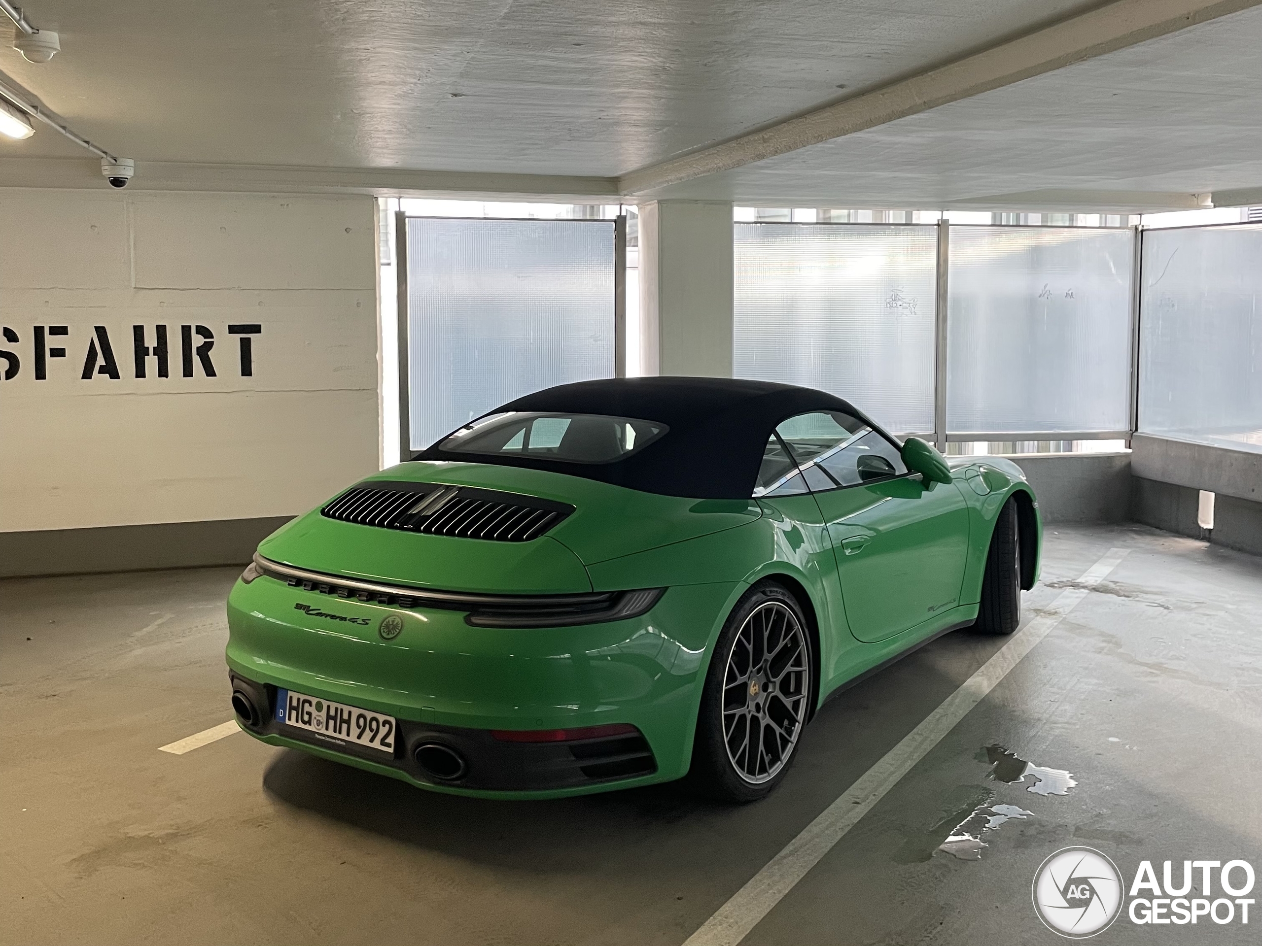 Porsche 992 Carrera 4S Cabriolet