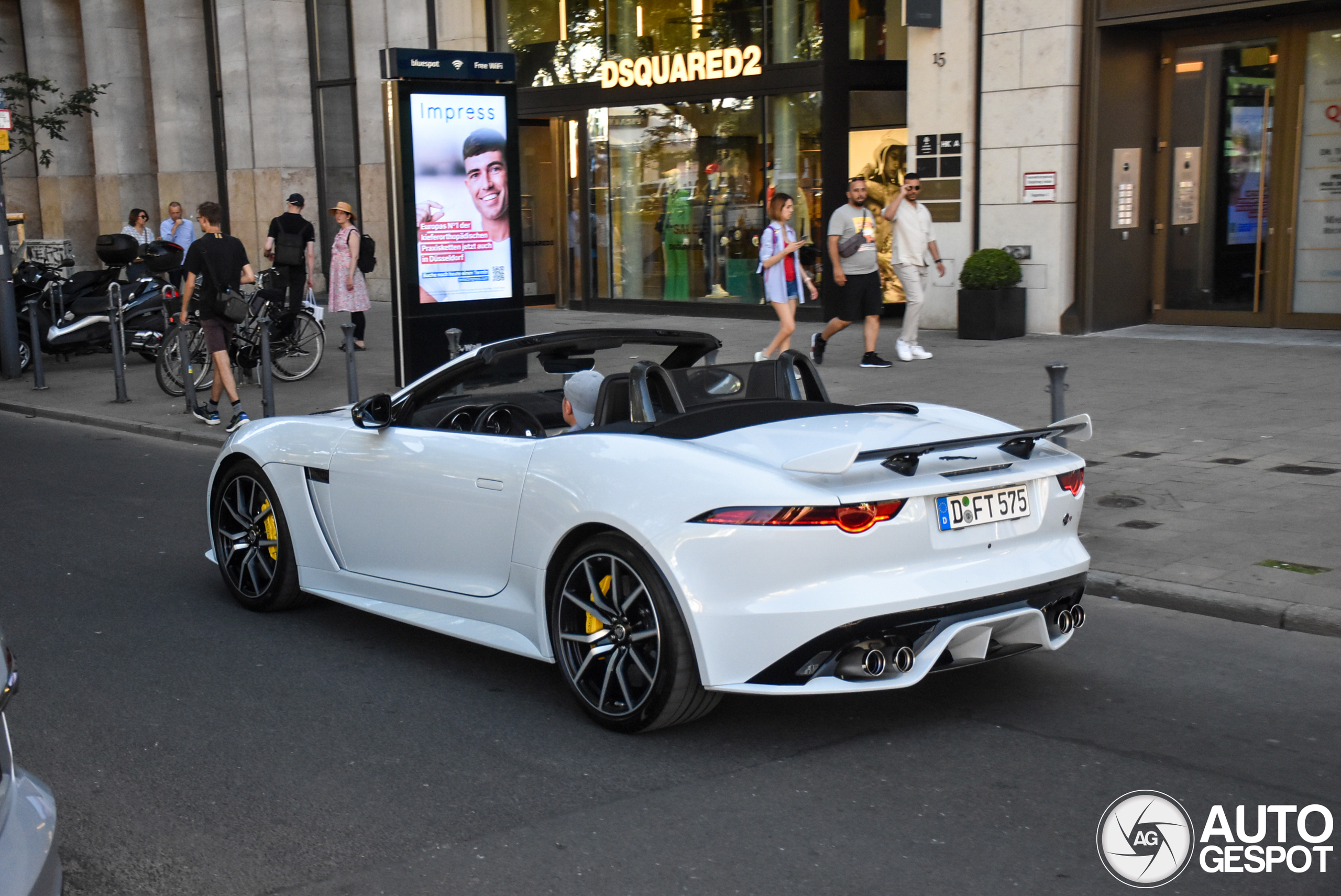 Jaguar F-TYPE SVR Convertible 2017