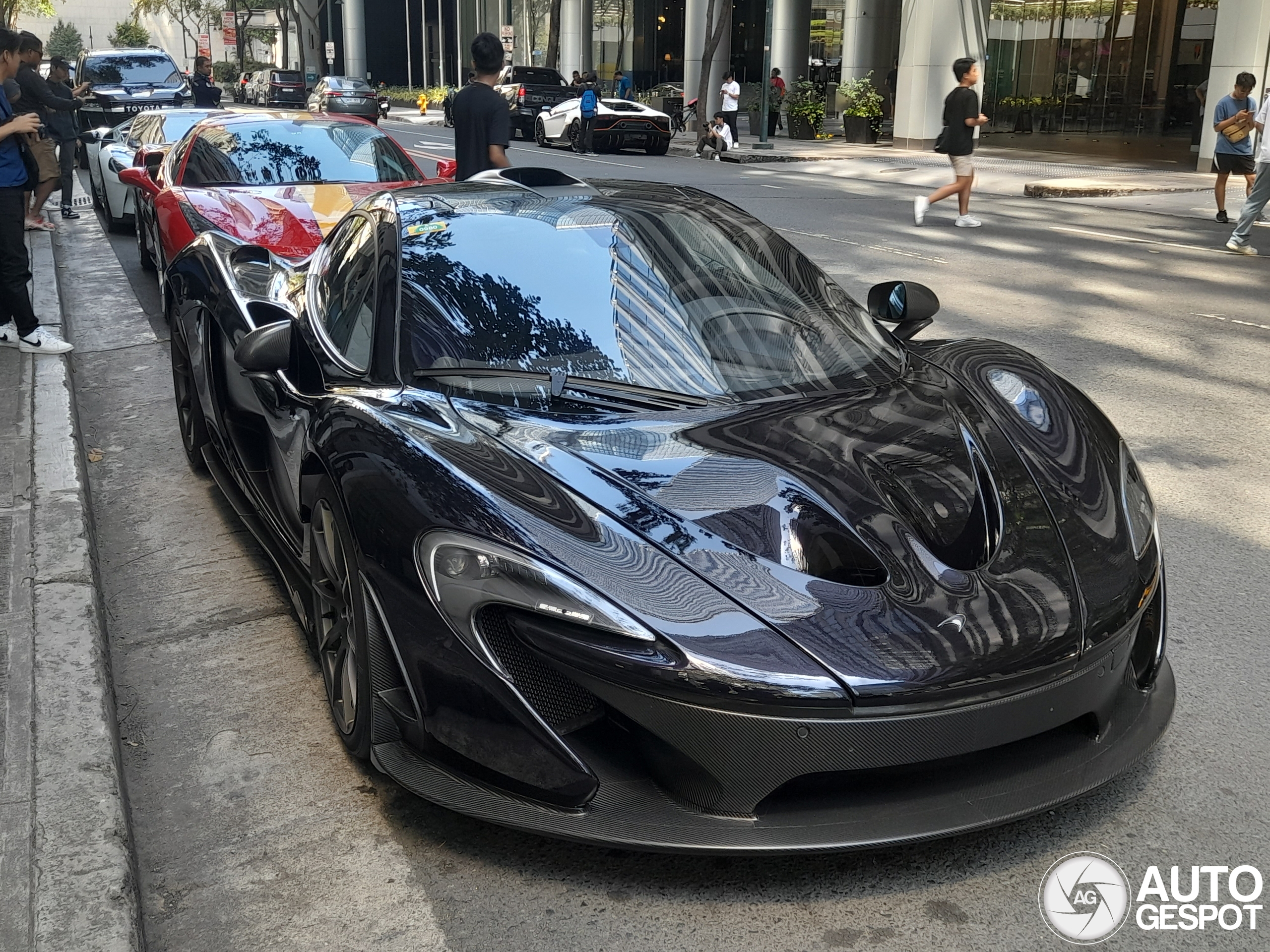 McLaren P1