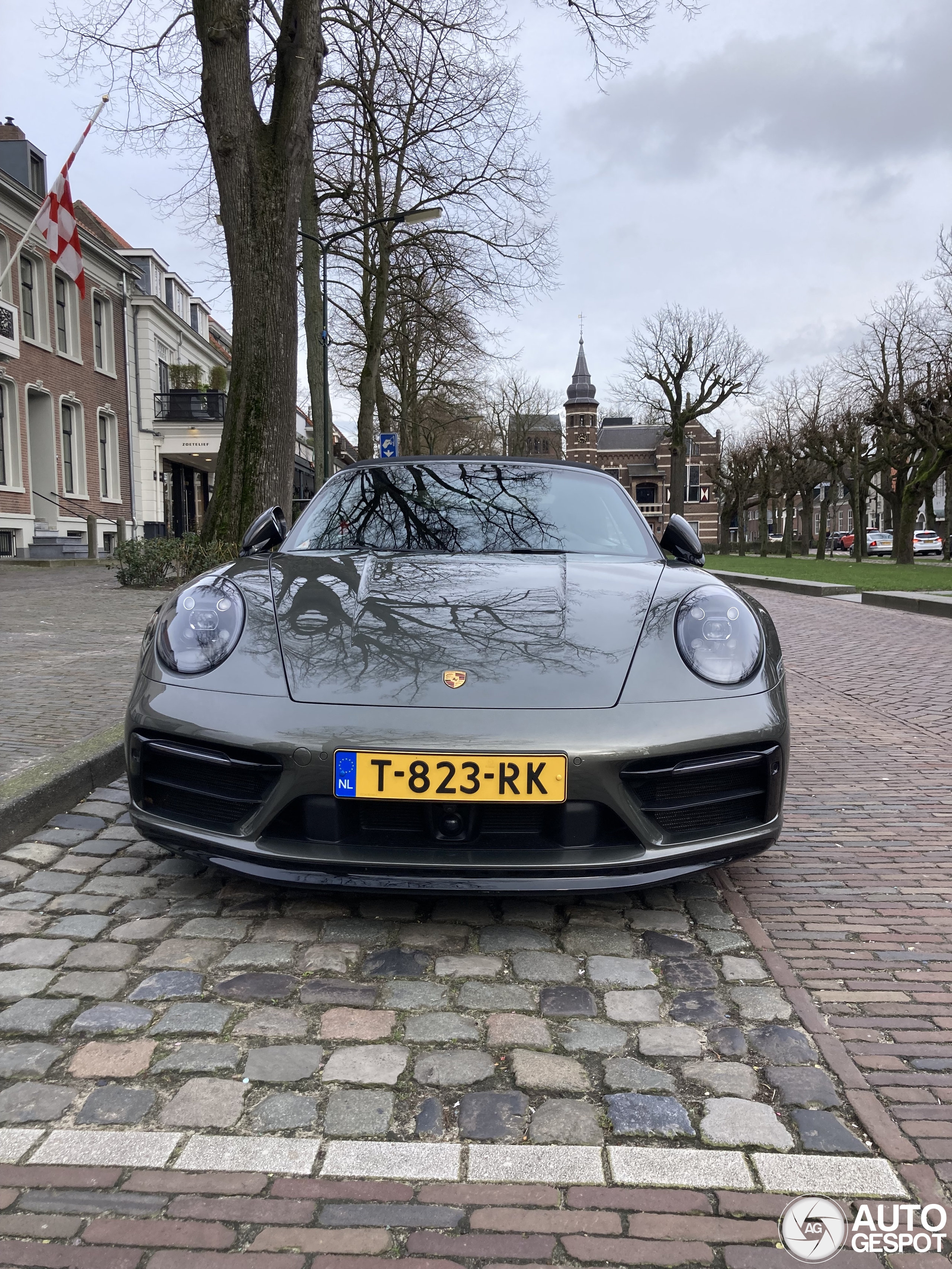 Porsche 992 Carrera 4 GTS