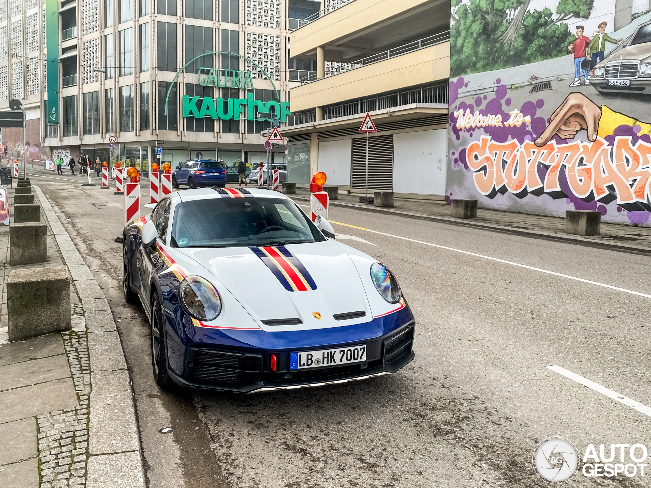 Porsche 992 Dakar