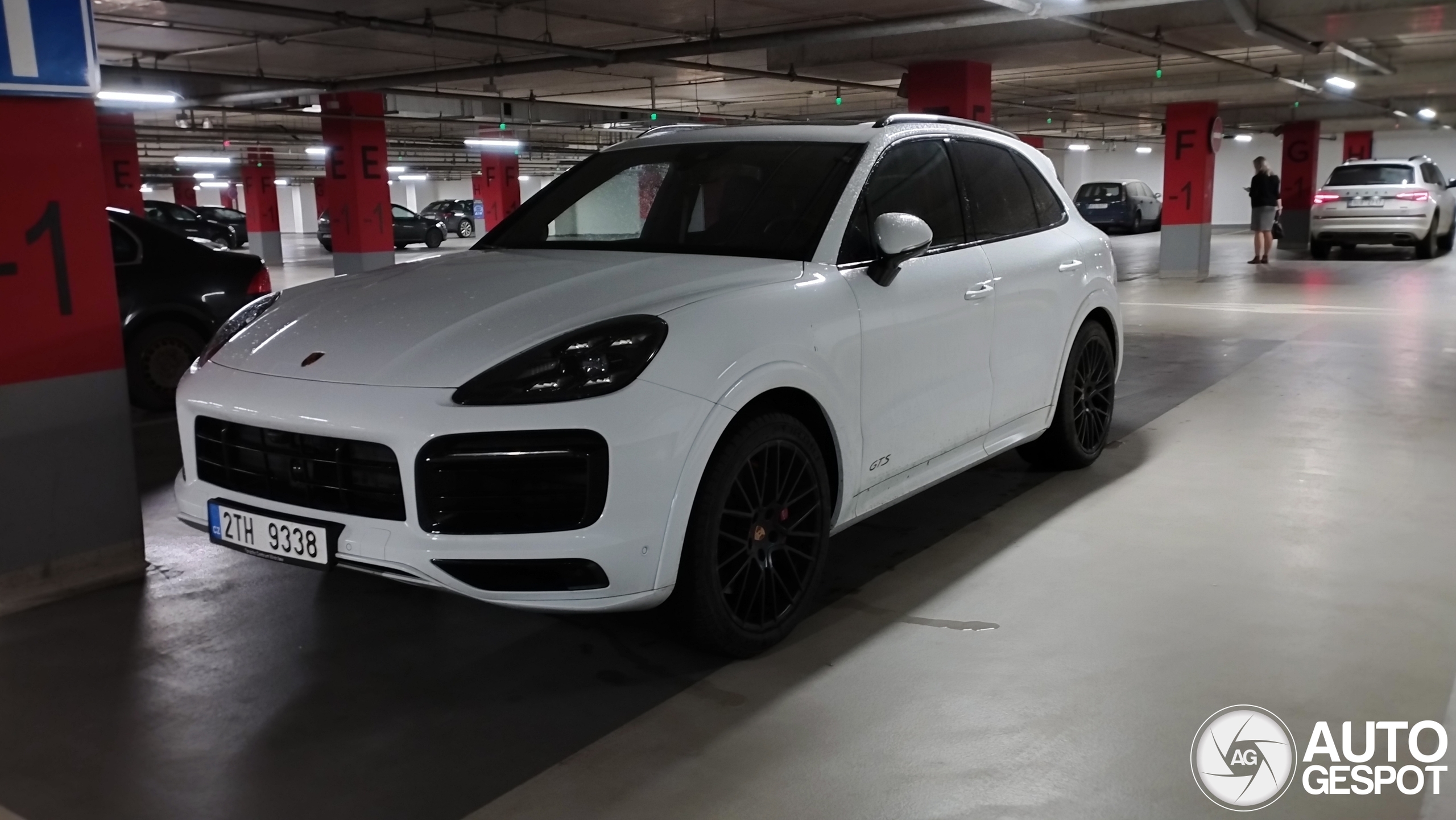 Porsche 9YA Cayenne GTS