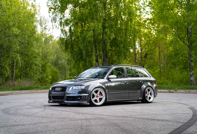 Audi RS4 Avant B7