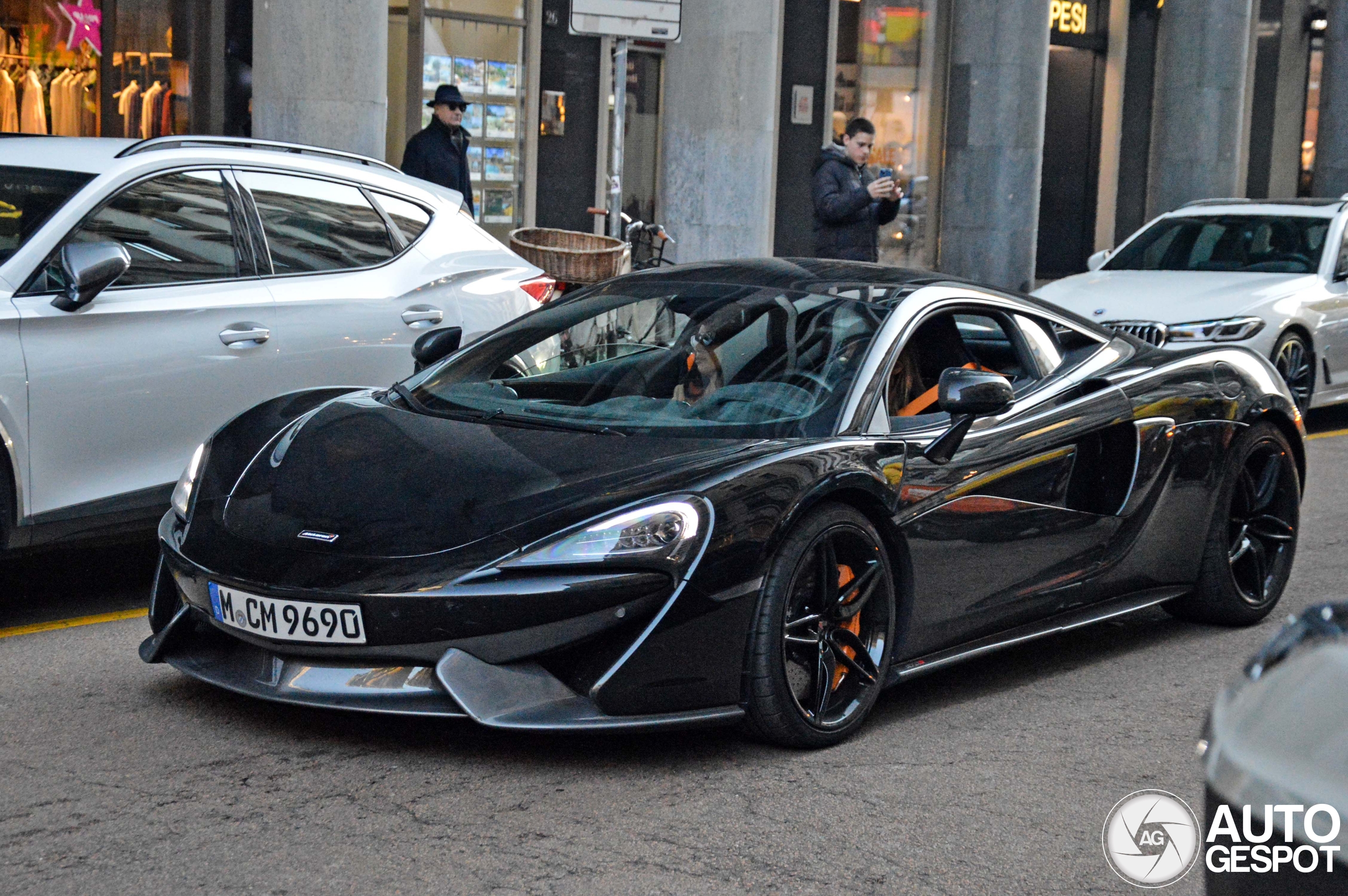 McLaren 570S