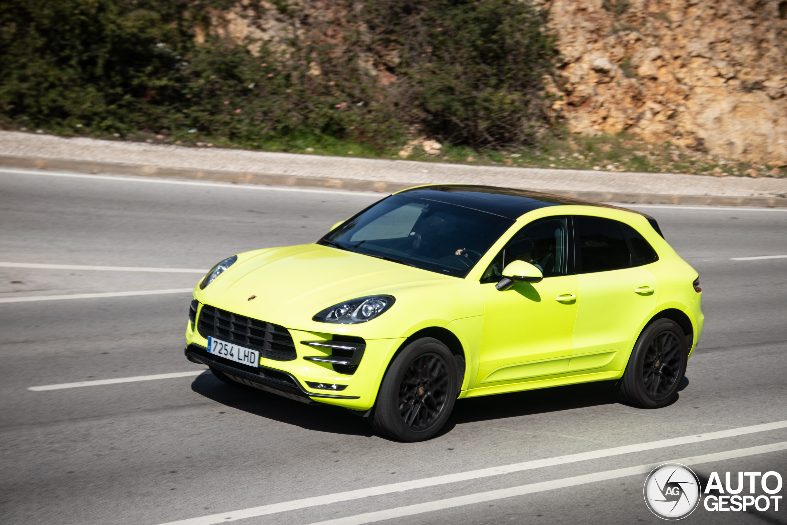 Porsche 95B Macan Turbo