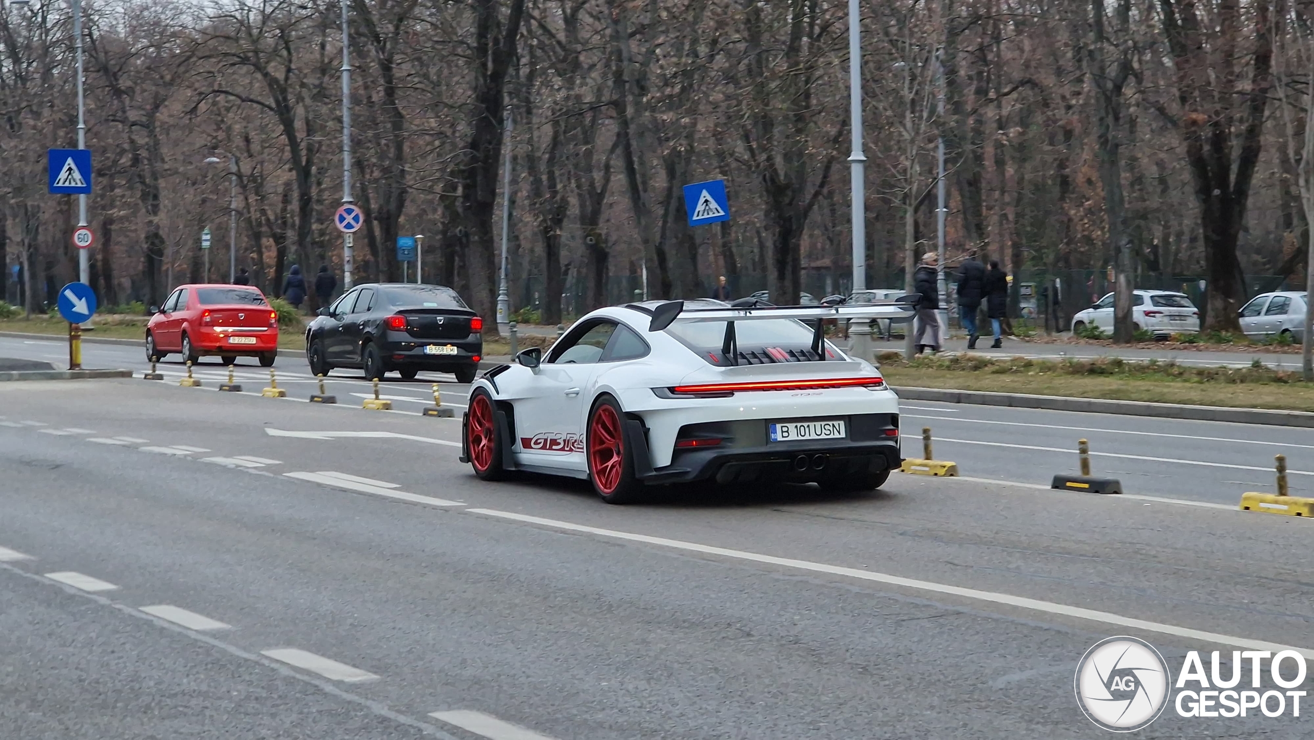 Porsche 992 GT3 RS Weissach Package