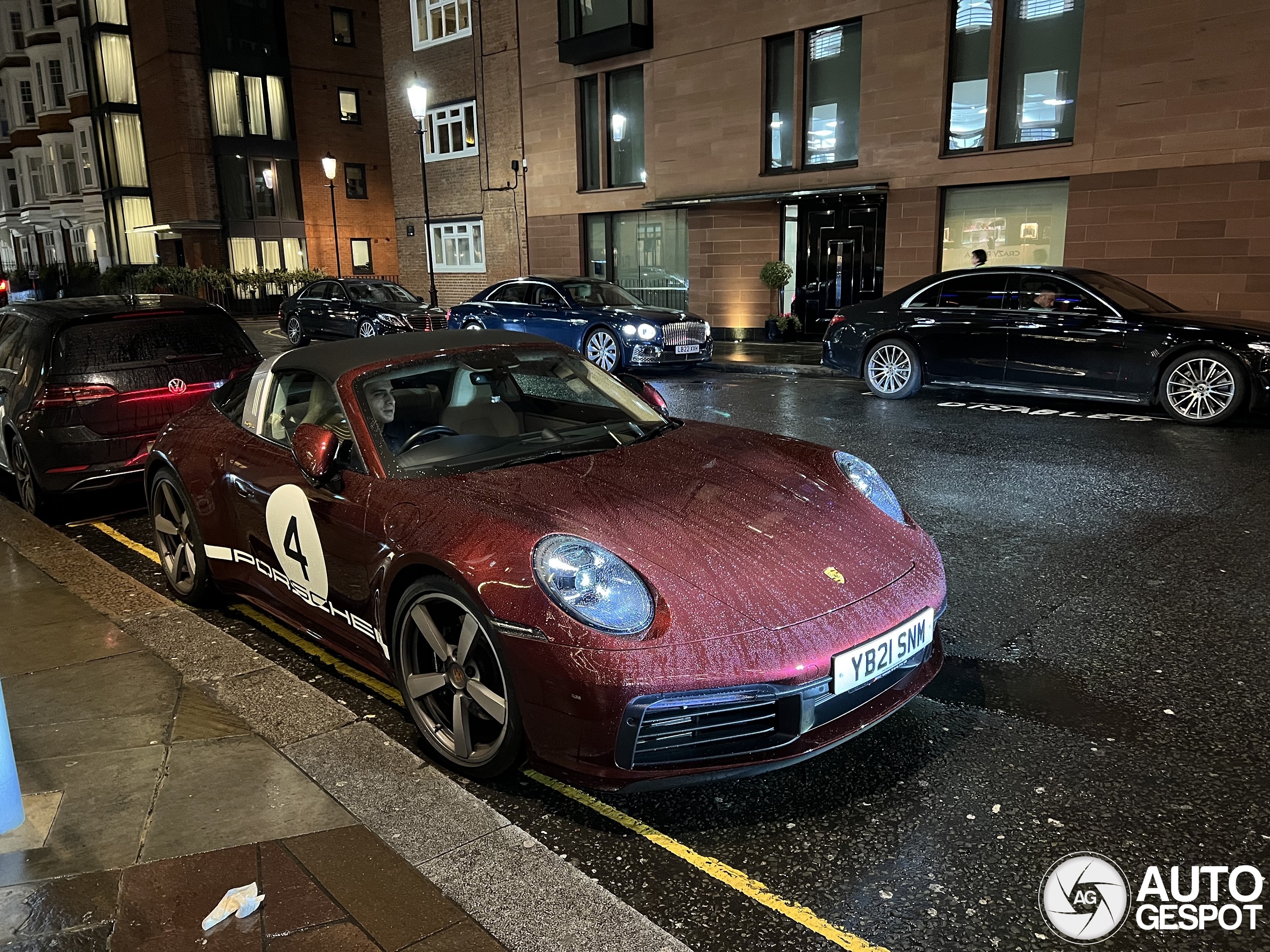 Porsche 992 Targa 4S Heritage Design Edition