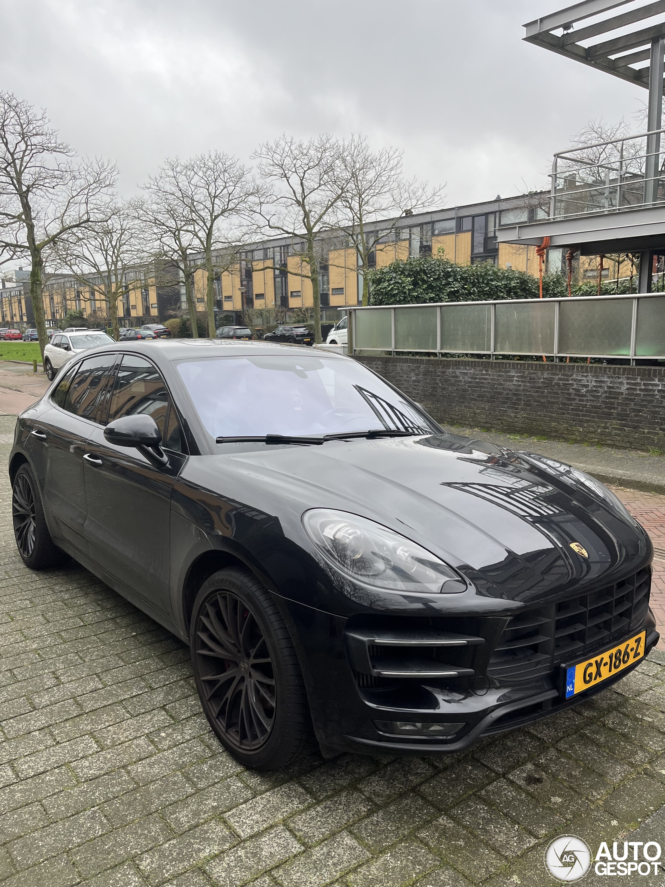 Porsche 95B Macan Turbo